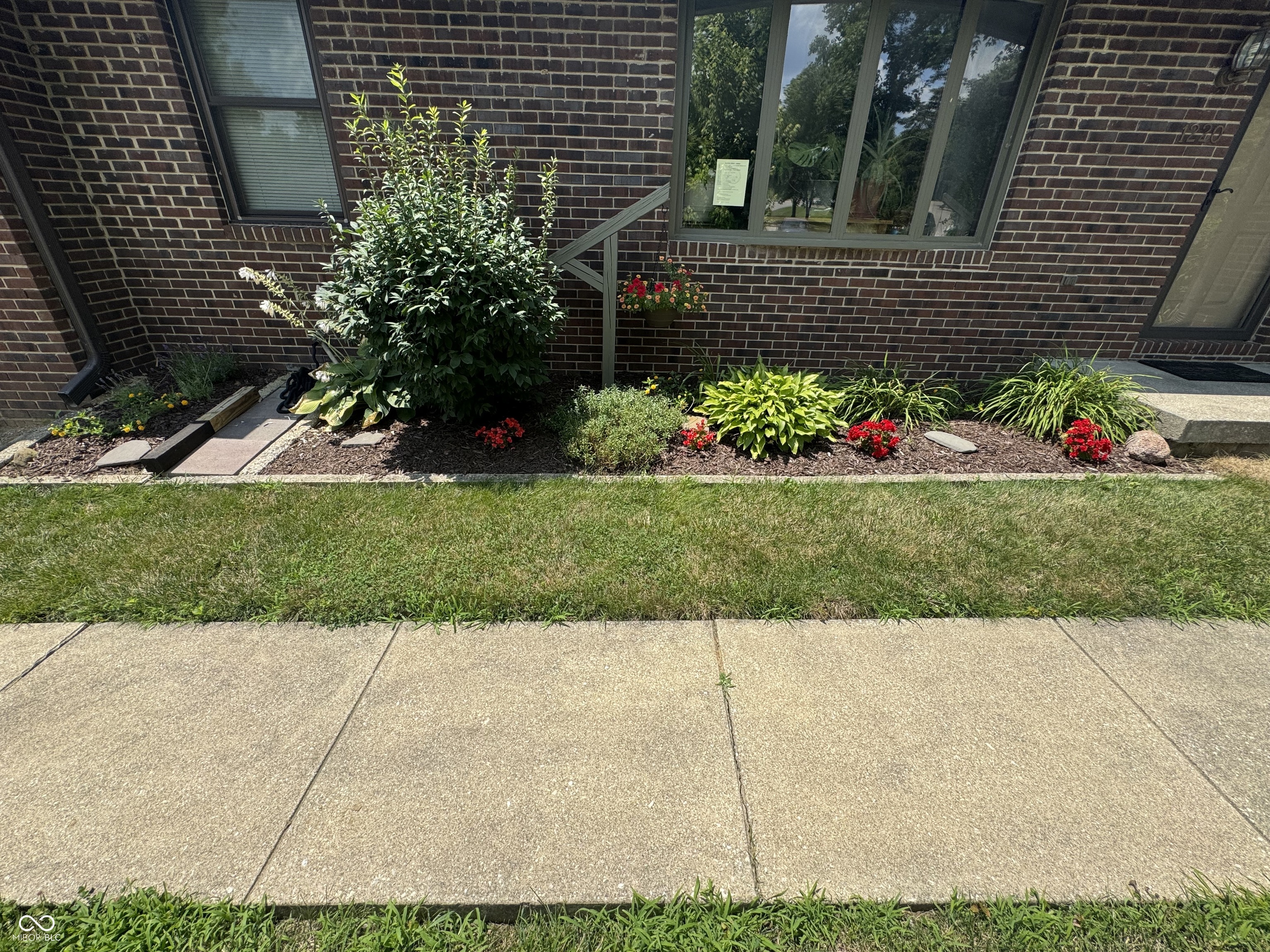 1220 Countryside Lane