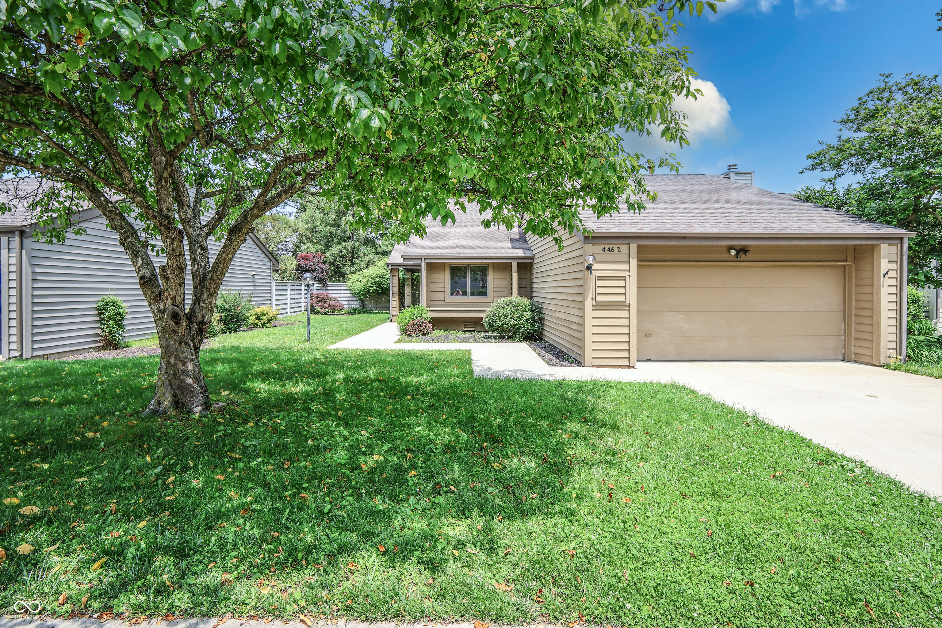 4462 Carya Square
