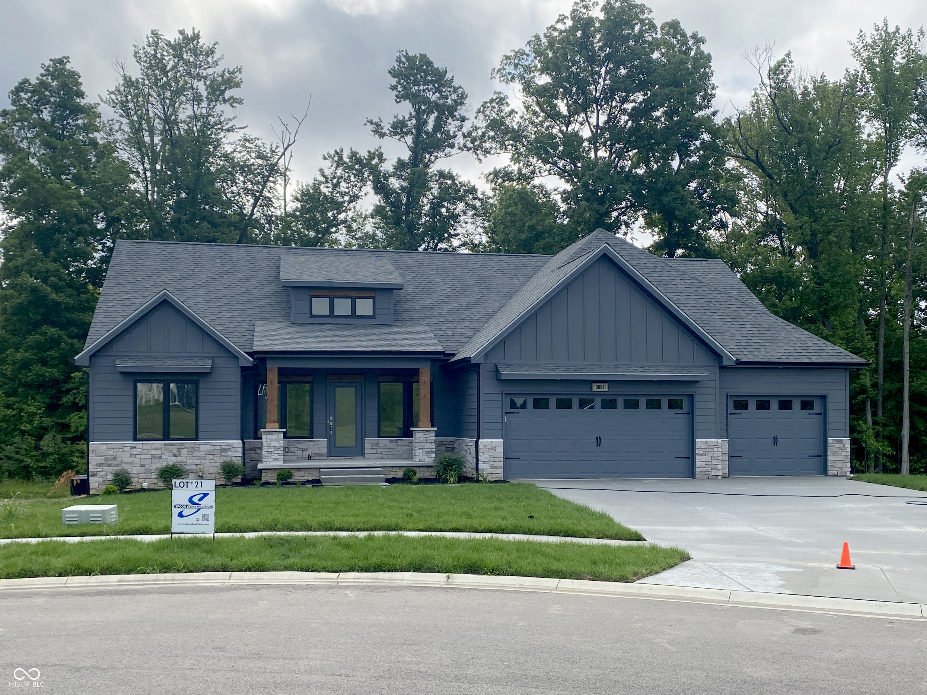 3604 Maple Ridge Drive