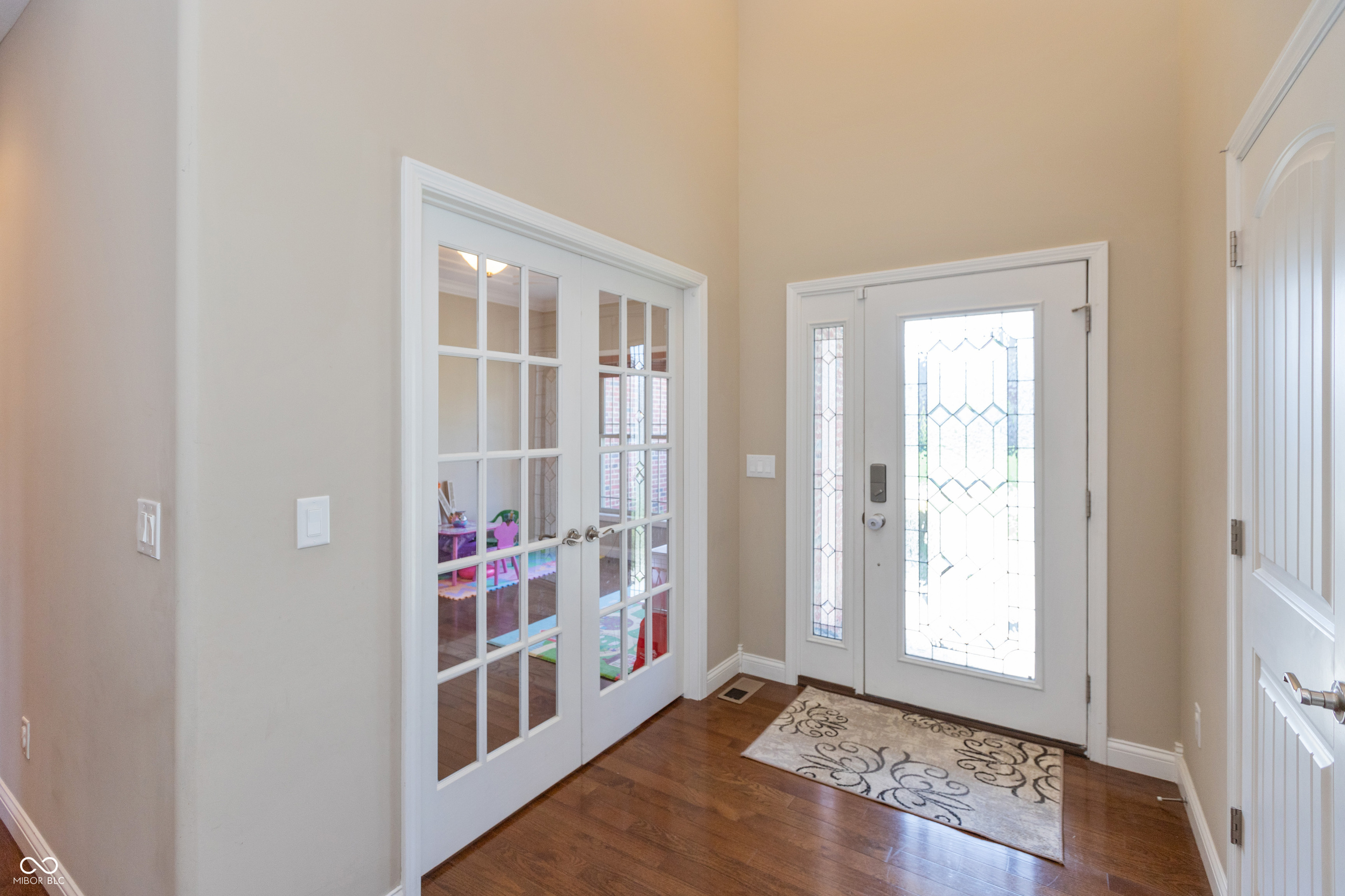 2838 Violet W Court