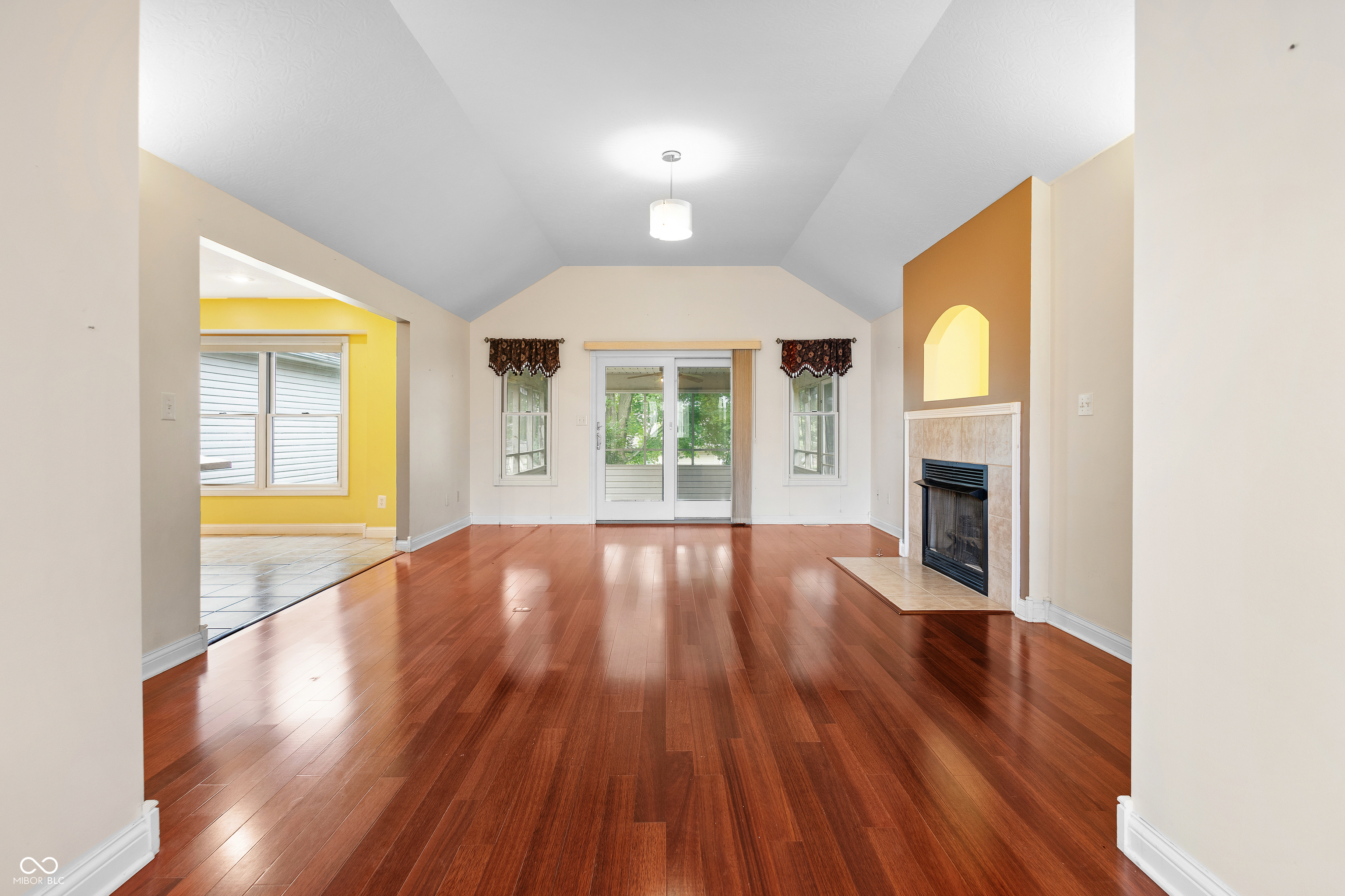 3244 Skyview Court
