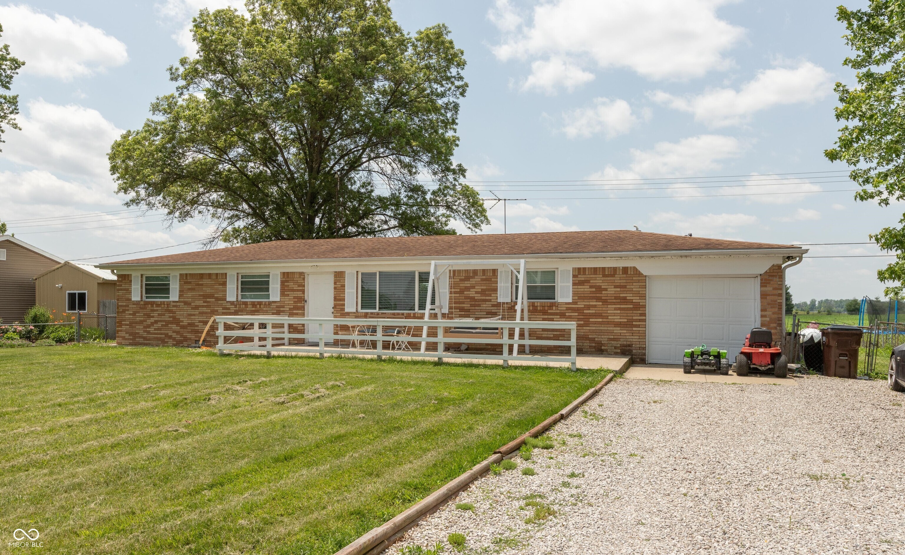 2170 N Old State Road 9