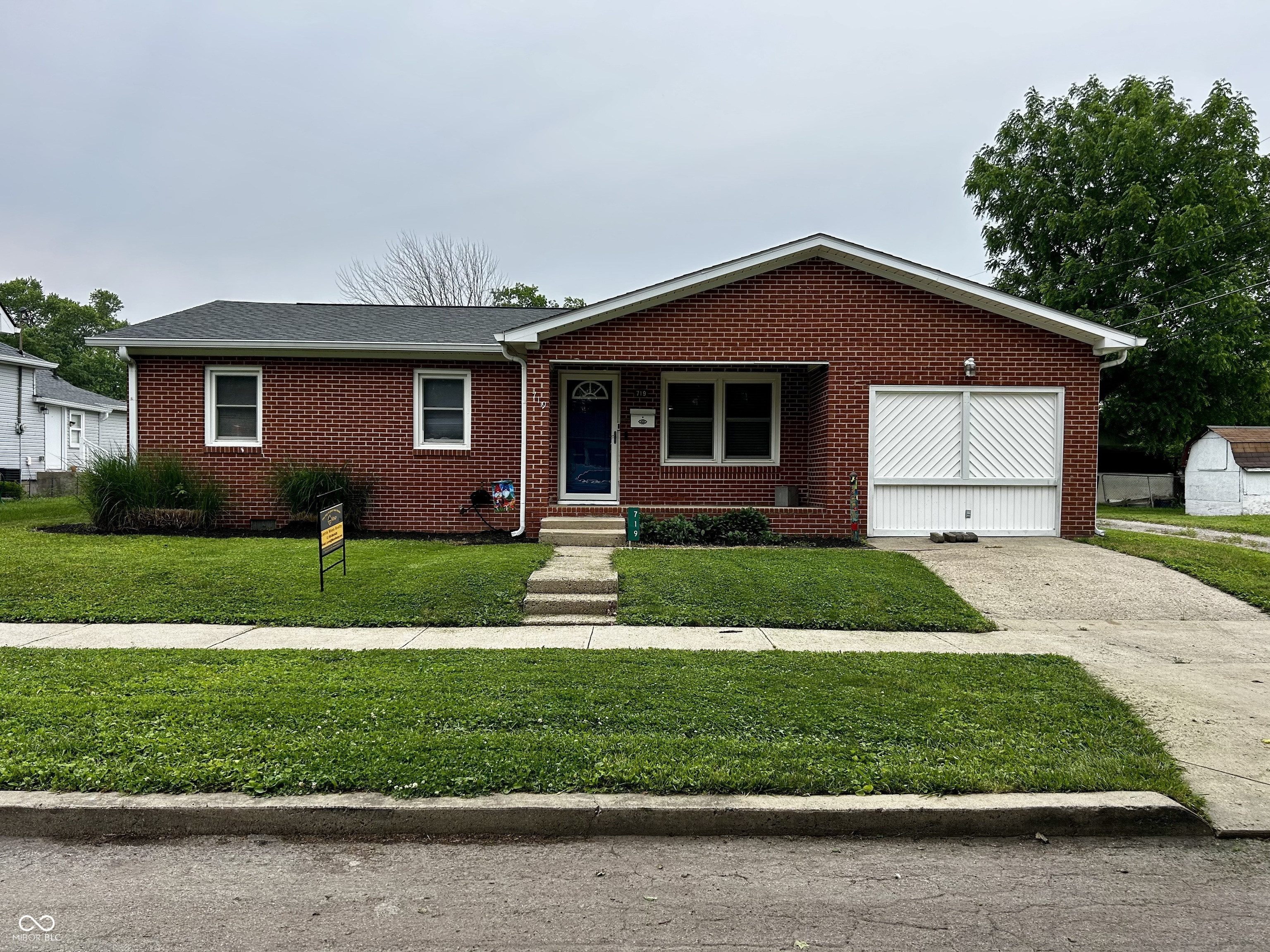 719 Henry Street