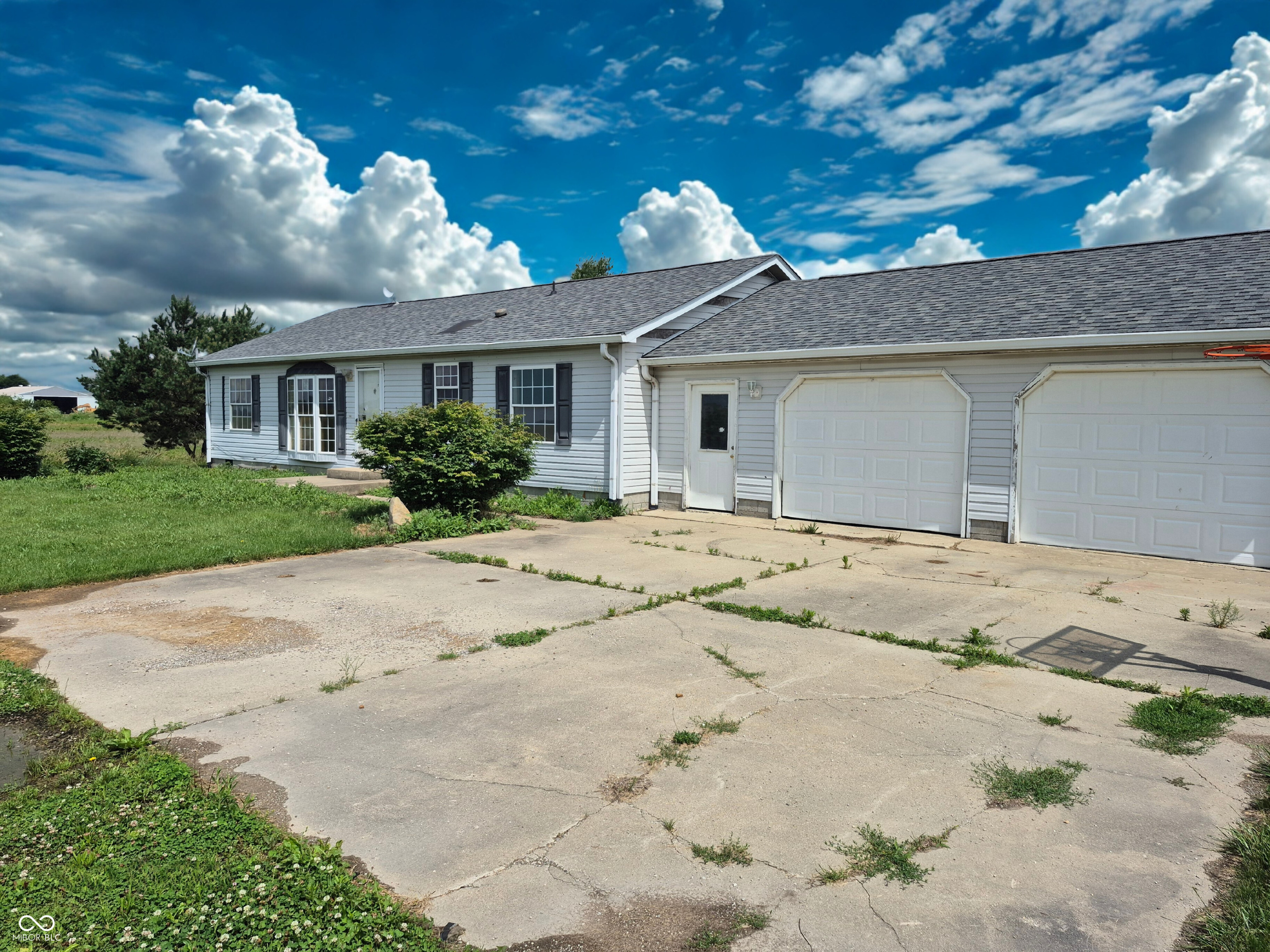 4726 E 210 N
