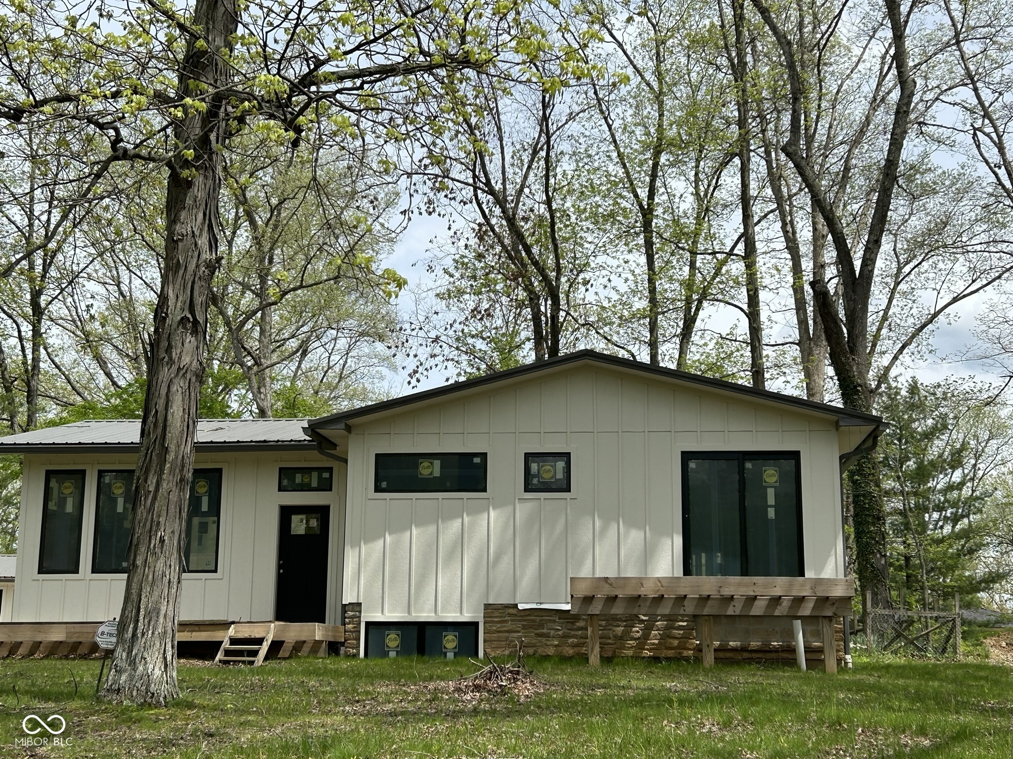 585 Artist Drive
