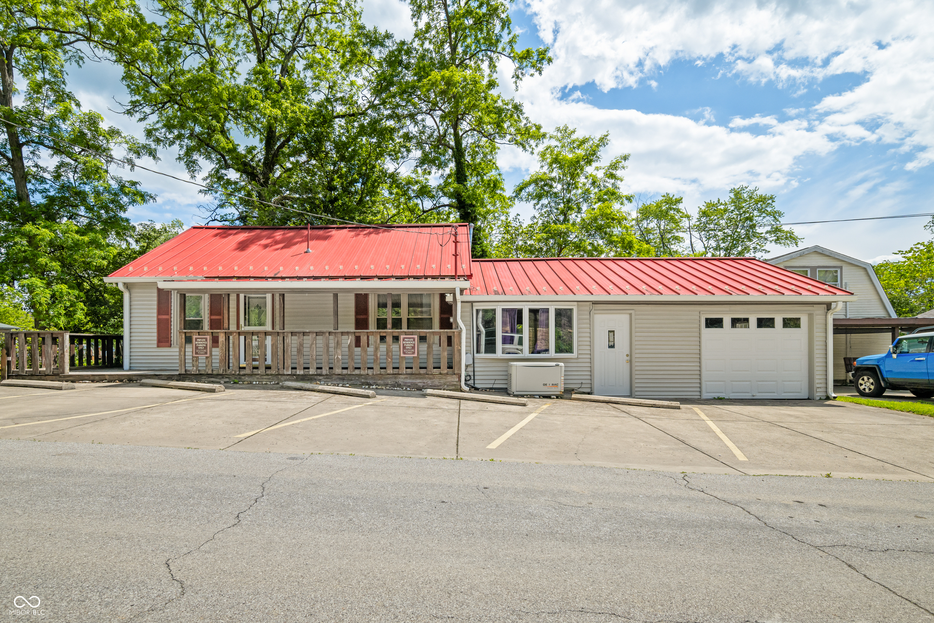 100 N Jefferson Street