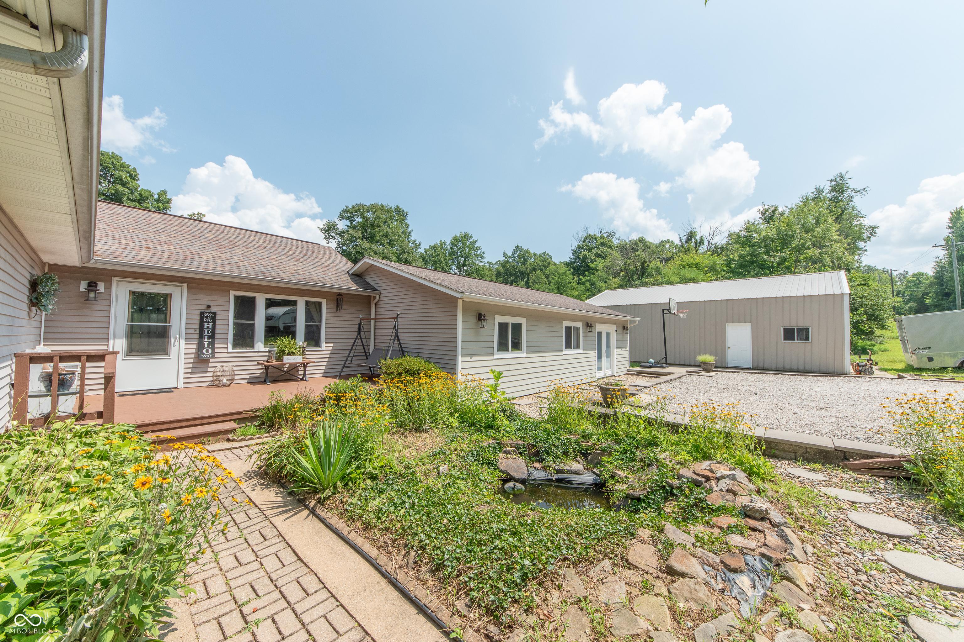 8082 Grandview Road