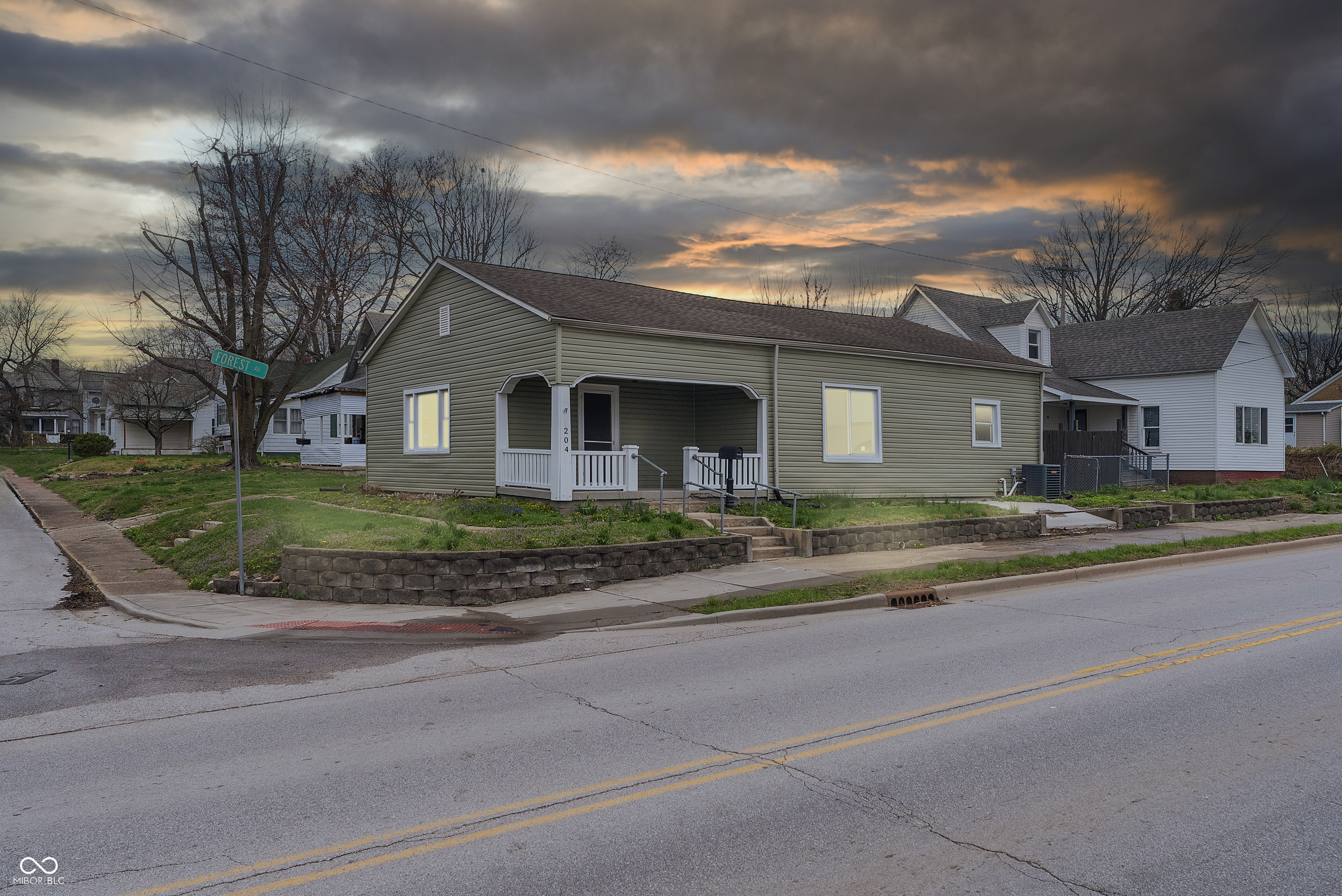 204 N Forest Avenue