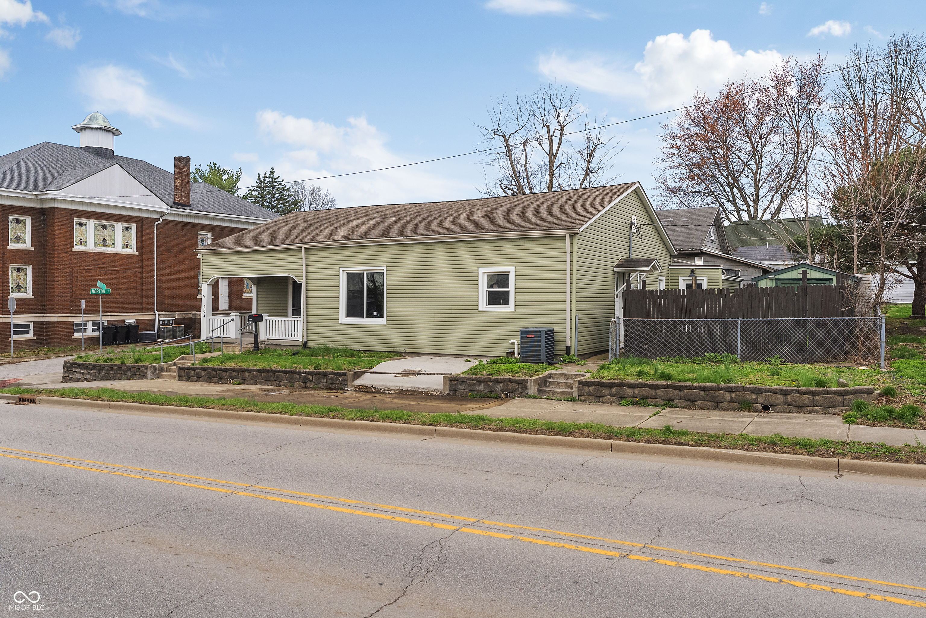 204 N Forest Avenue