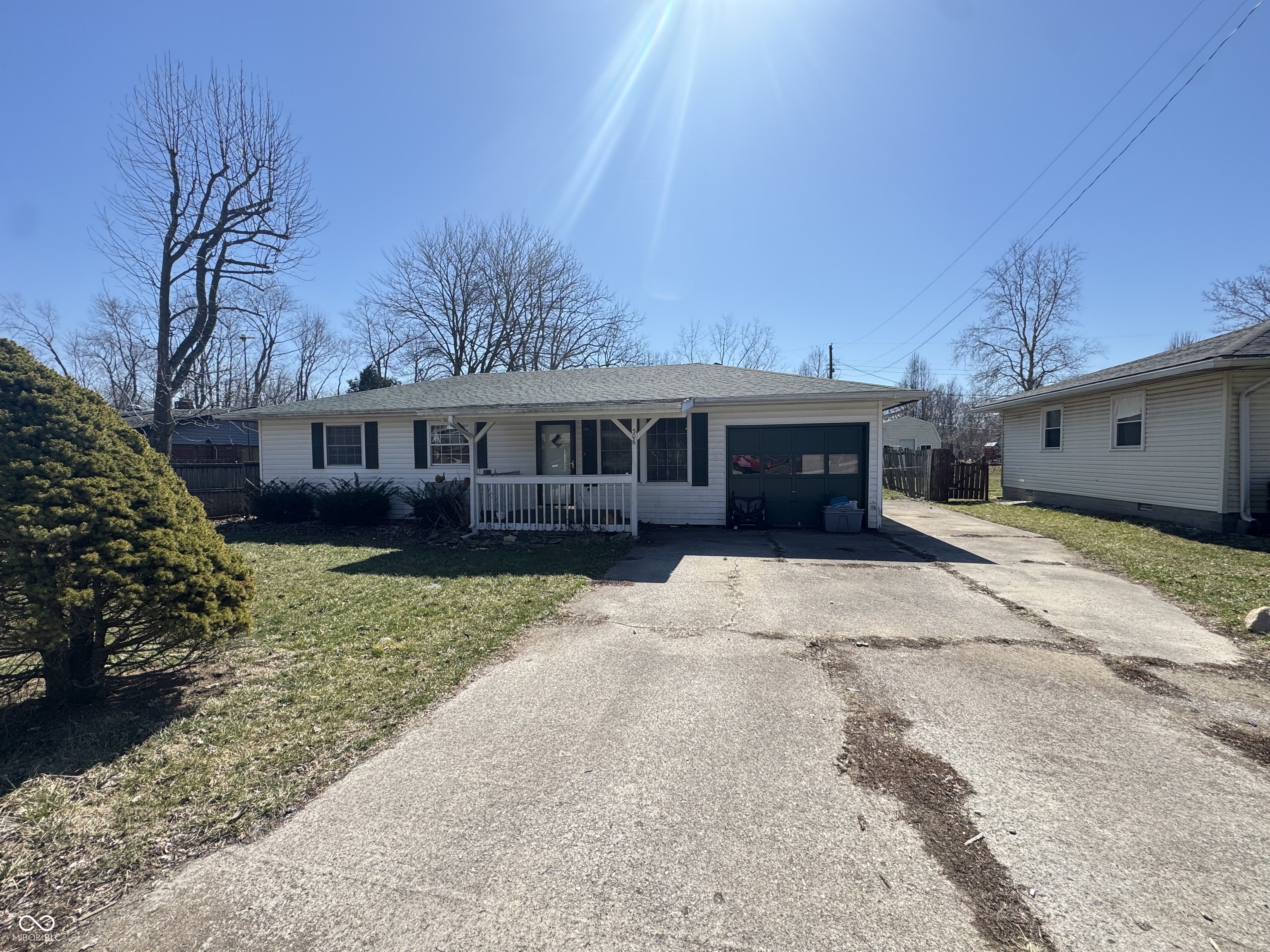 306 E River Bend Court