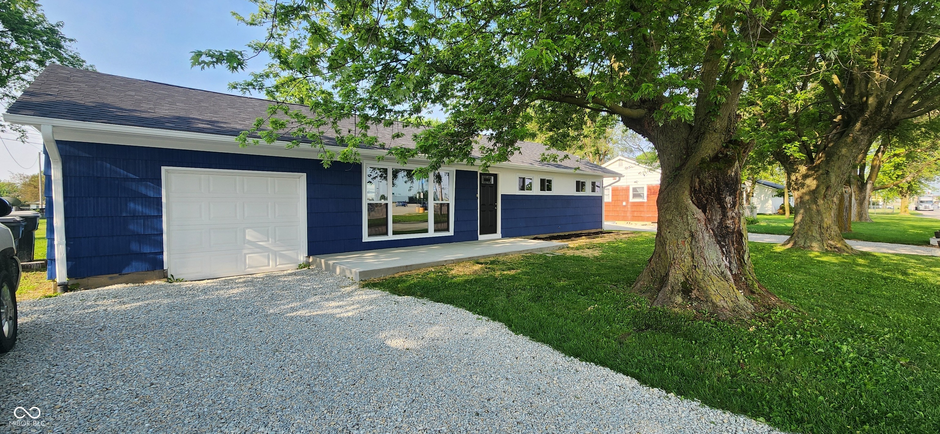 617 E Freeland Road