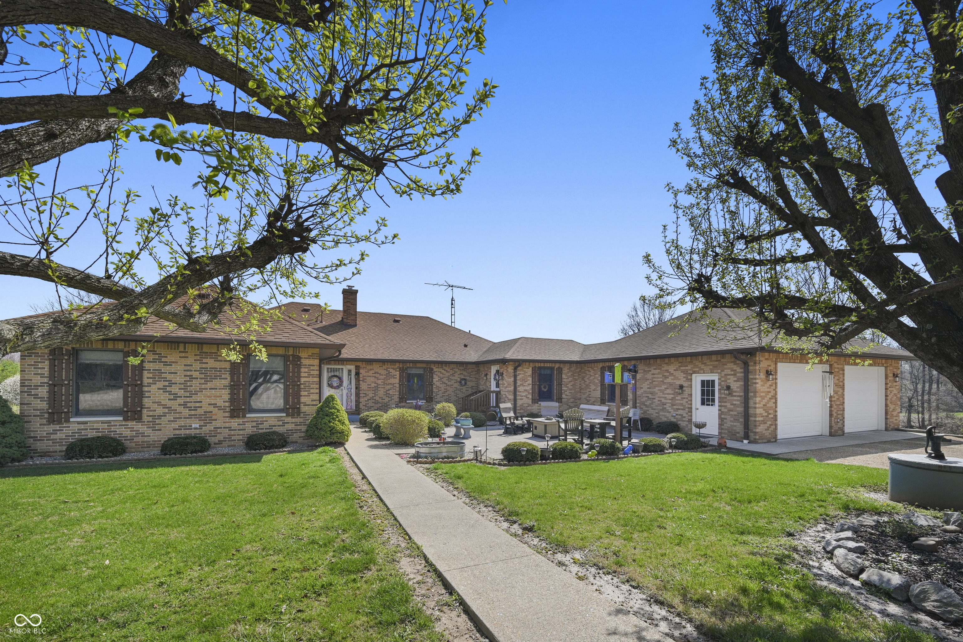 6813 E County Road 200 N