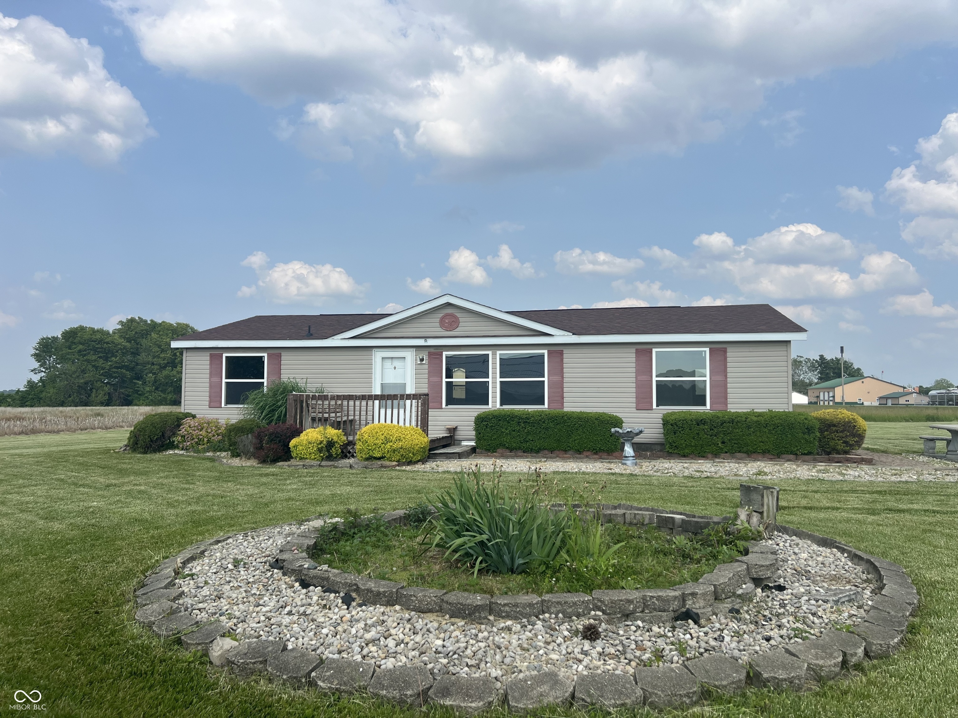1862 S County Road 800 E