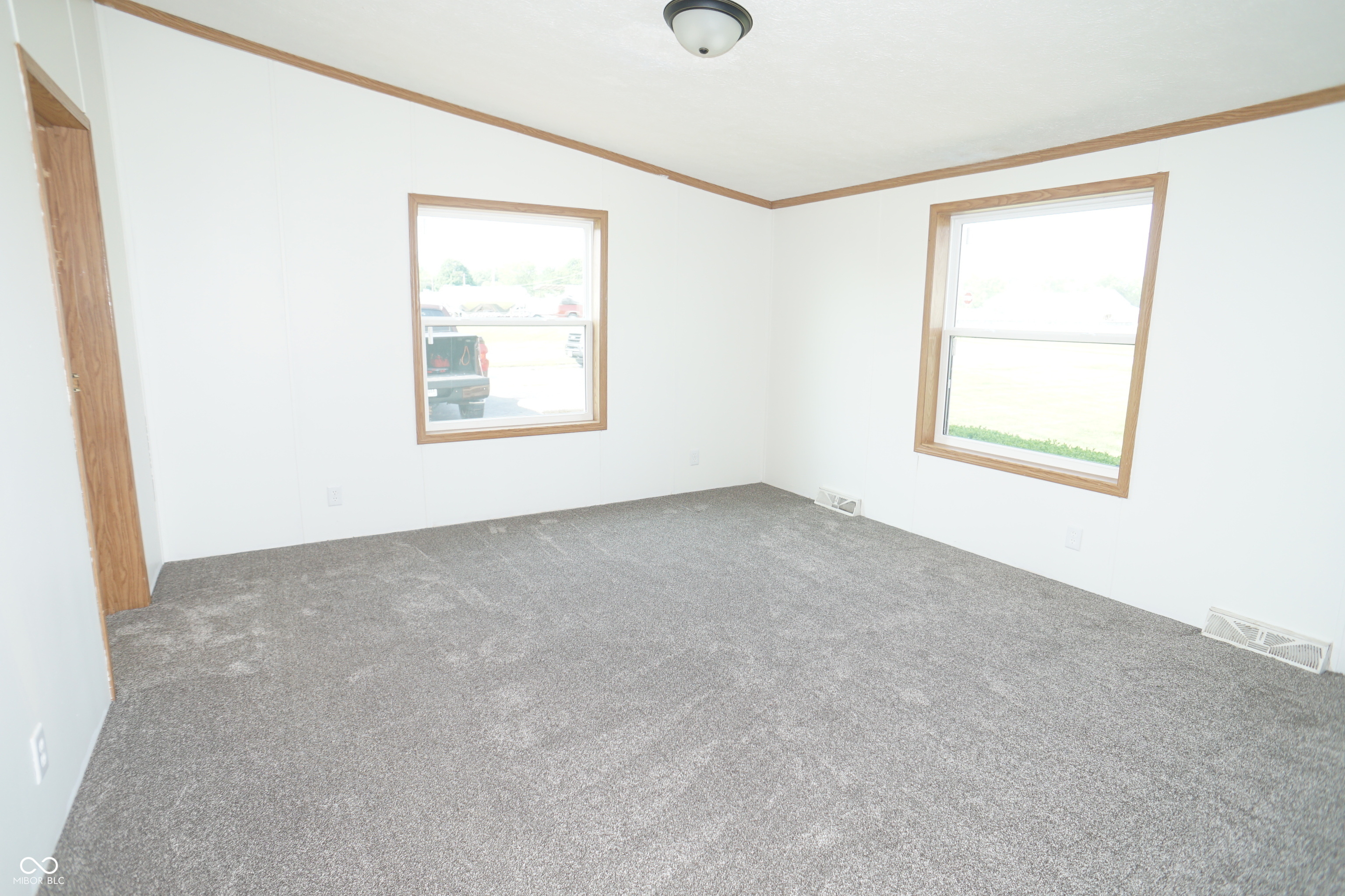 1862 S County Road 800 E