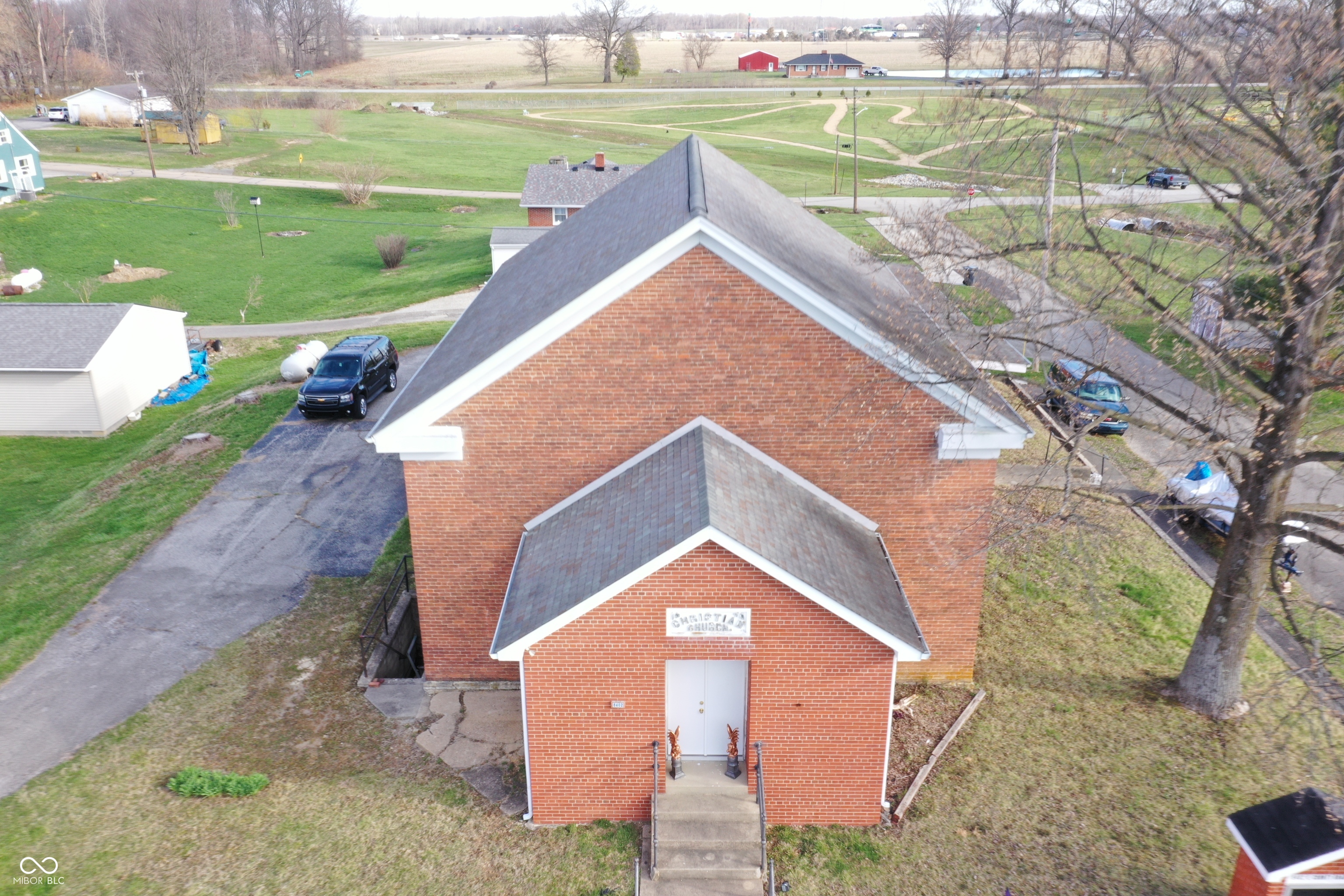 8402 E County Rd 200 S
