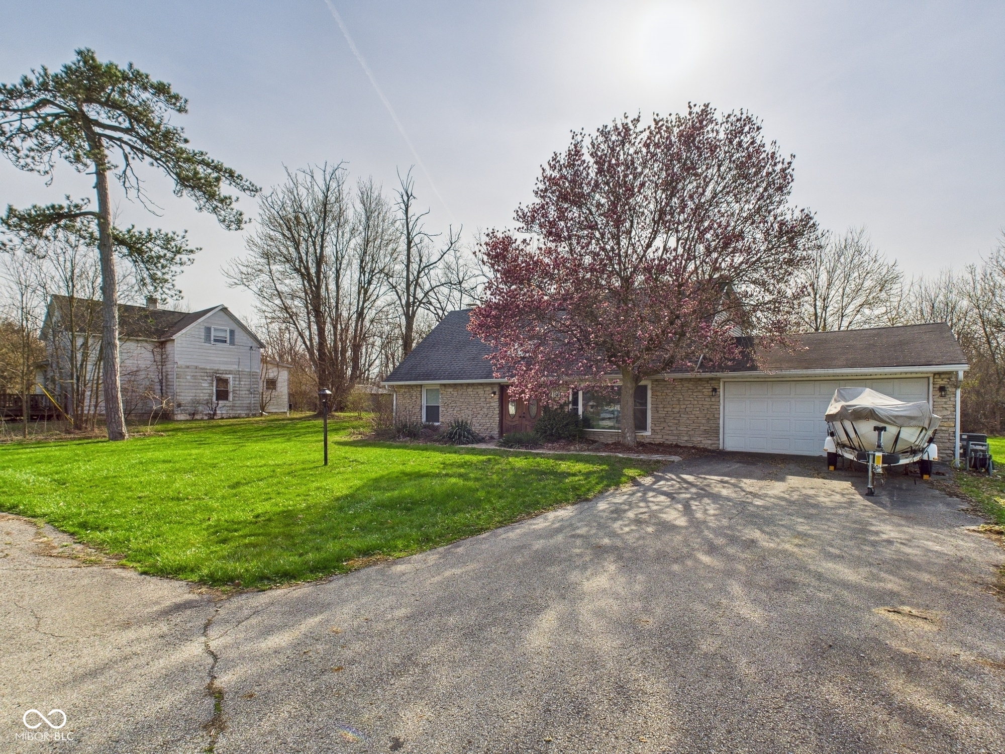 6413 N Wheeling Avenue
