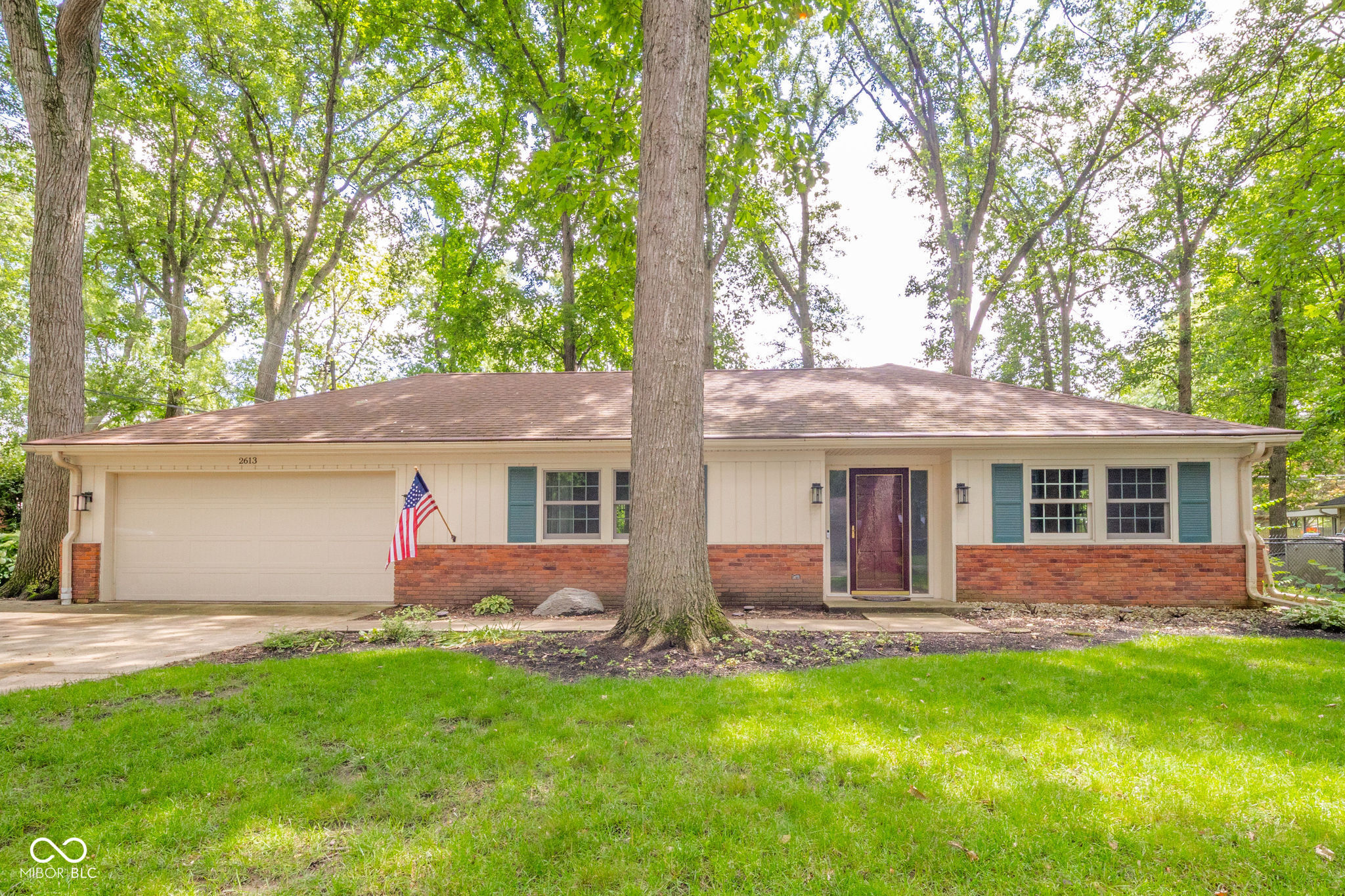 2613 W Queensbury Road