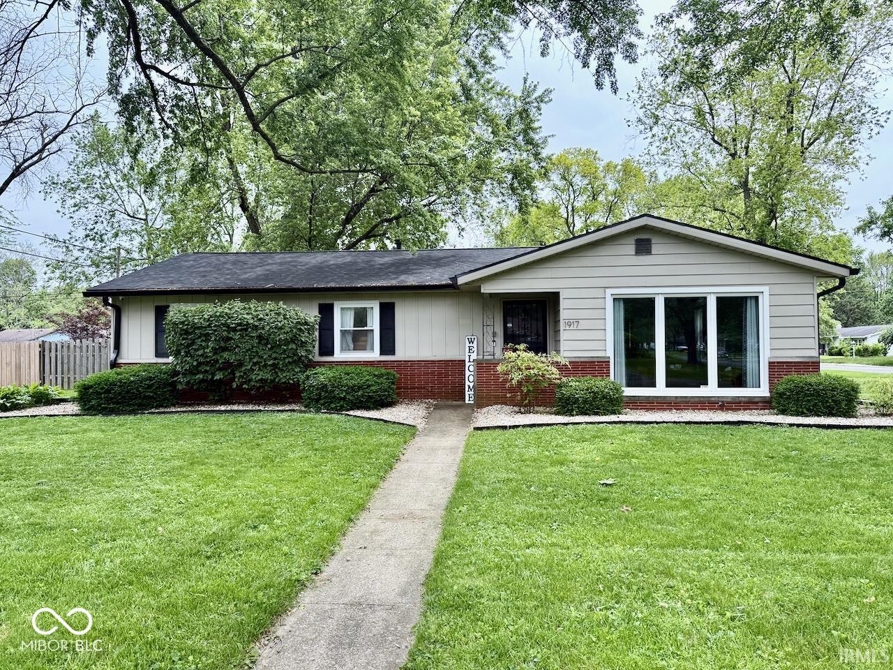 1917 W Norwood Drive