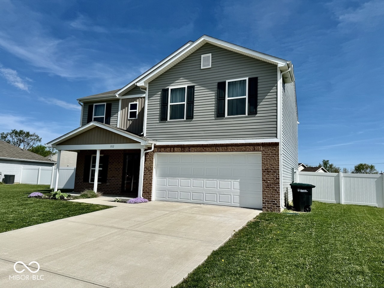 1112 W Nature Pointe Lane