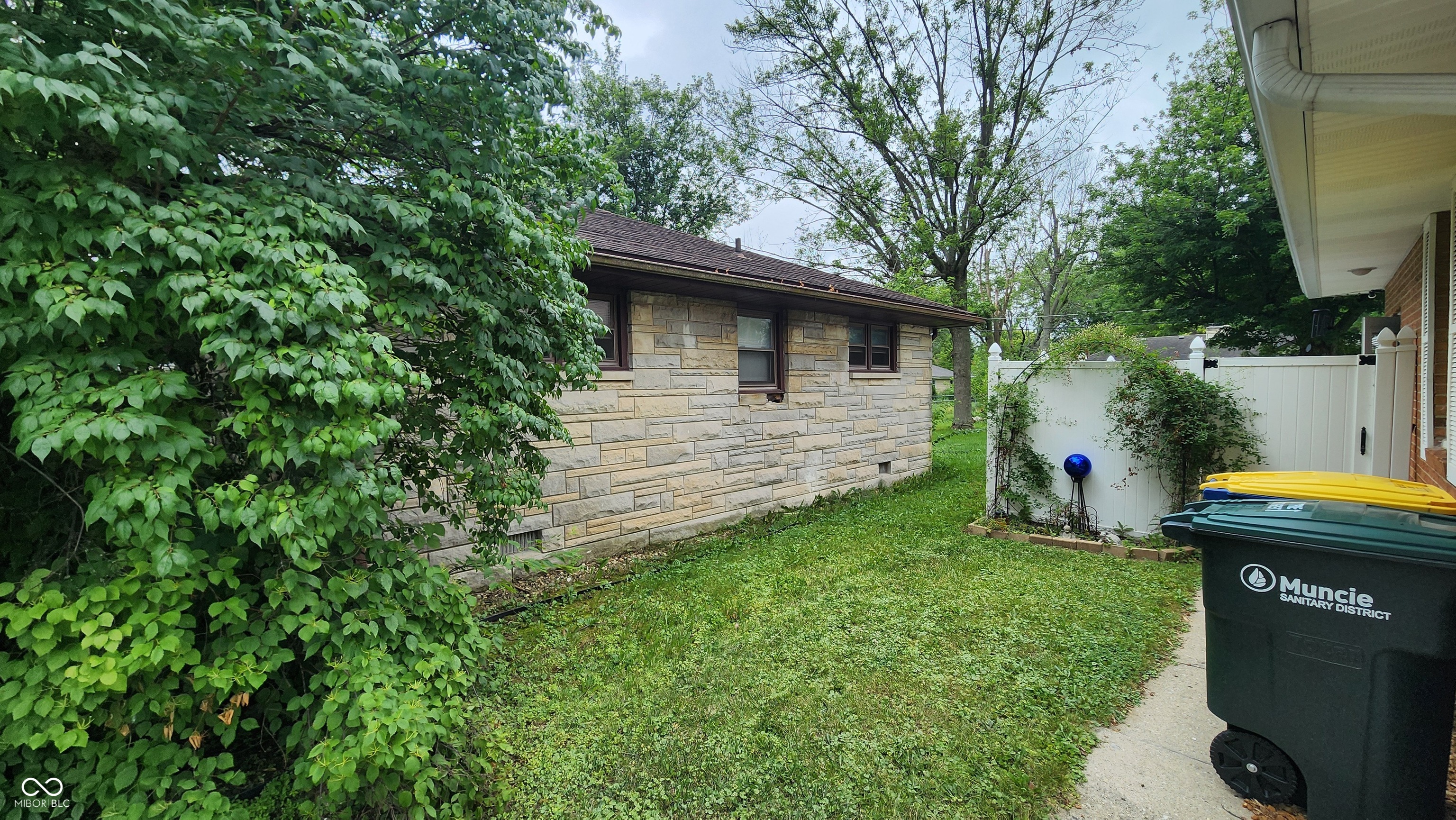 3509 N Lanewood Drive