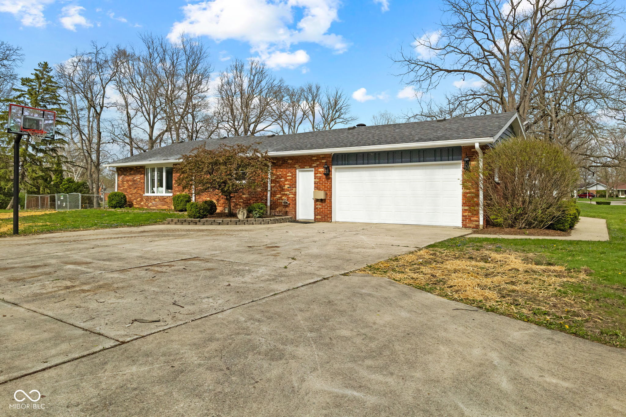8810 W Tulip Tree Drive