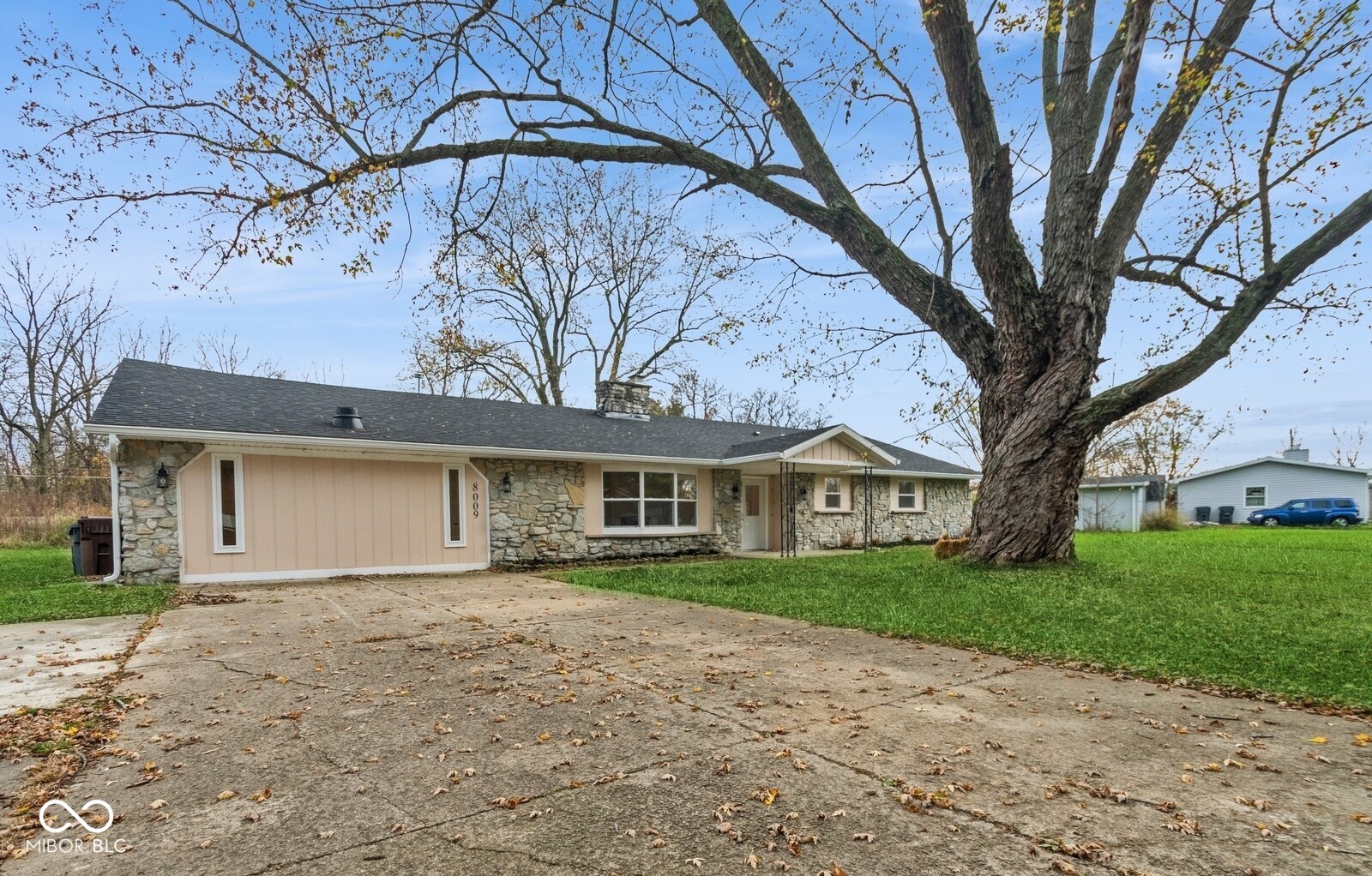 8009 W South Drive