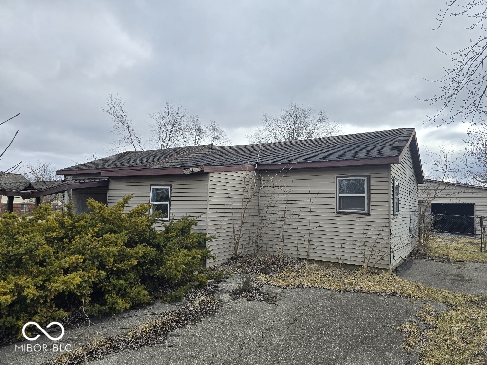 2420 N Macedonia Avenue