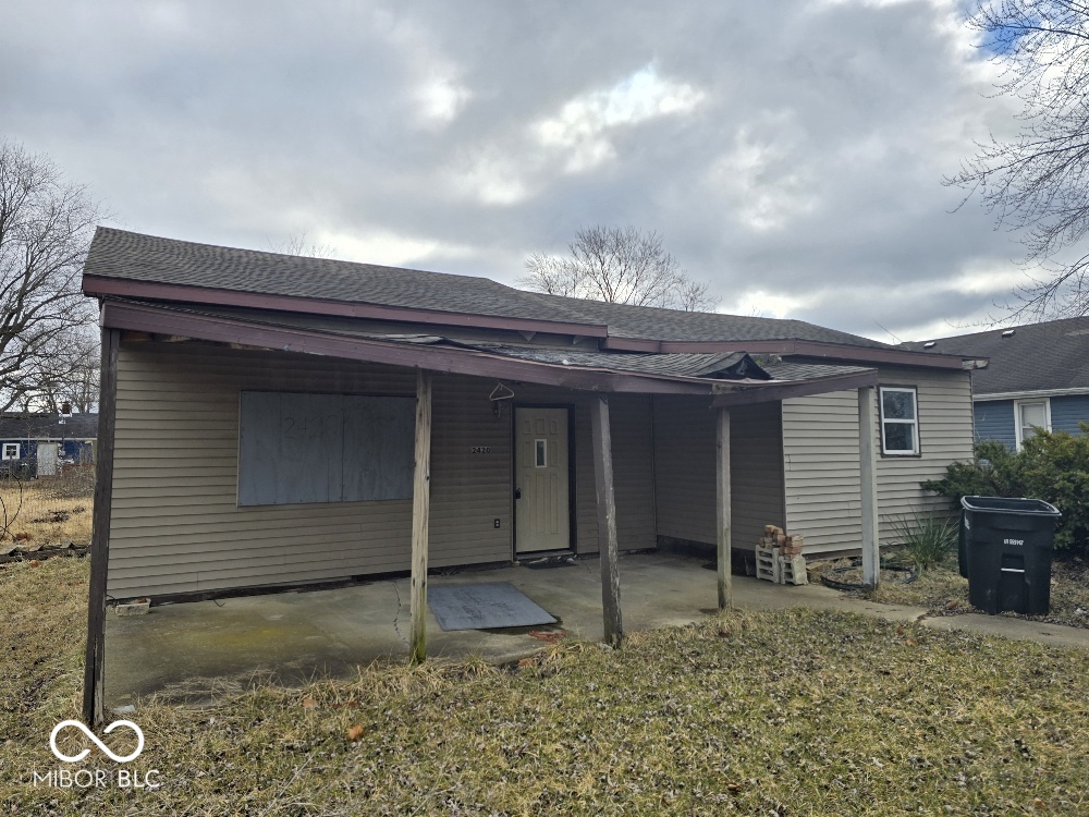 2420 N Macedonia Avenue