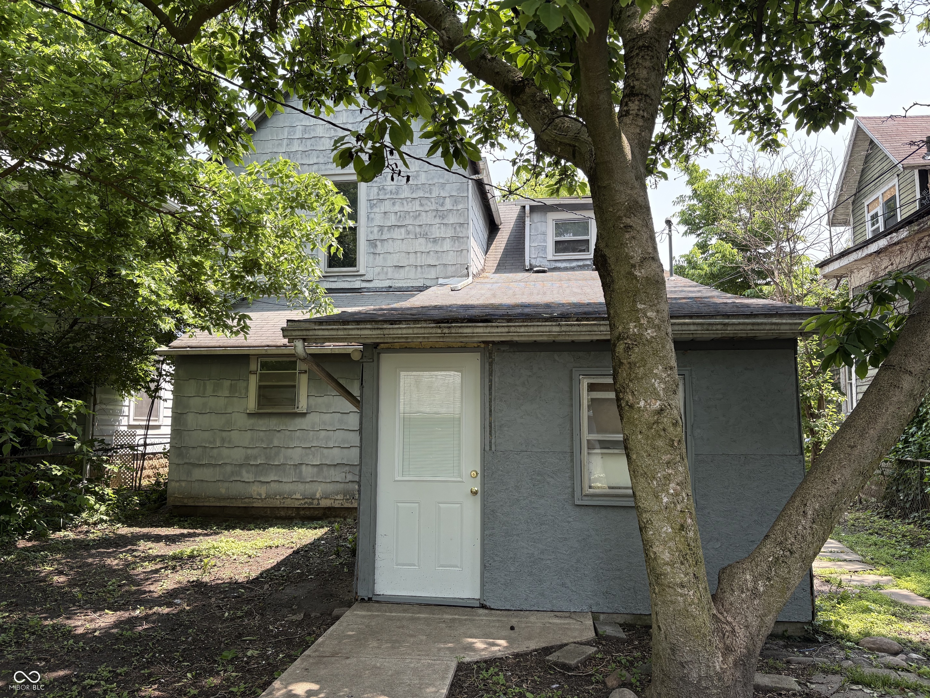 807 N Elm Street
