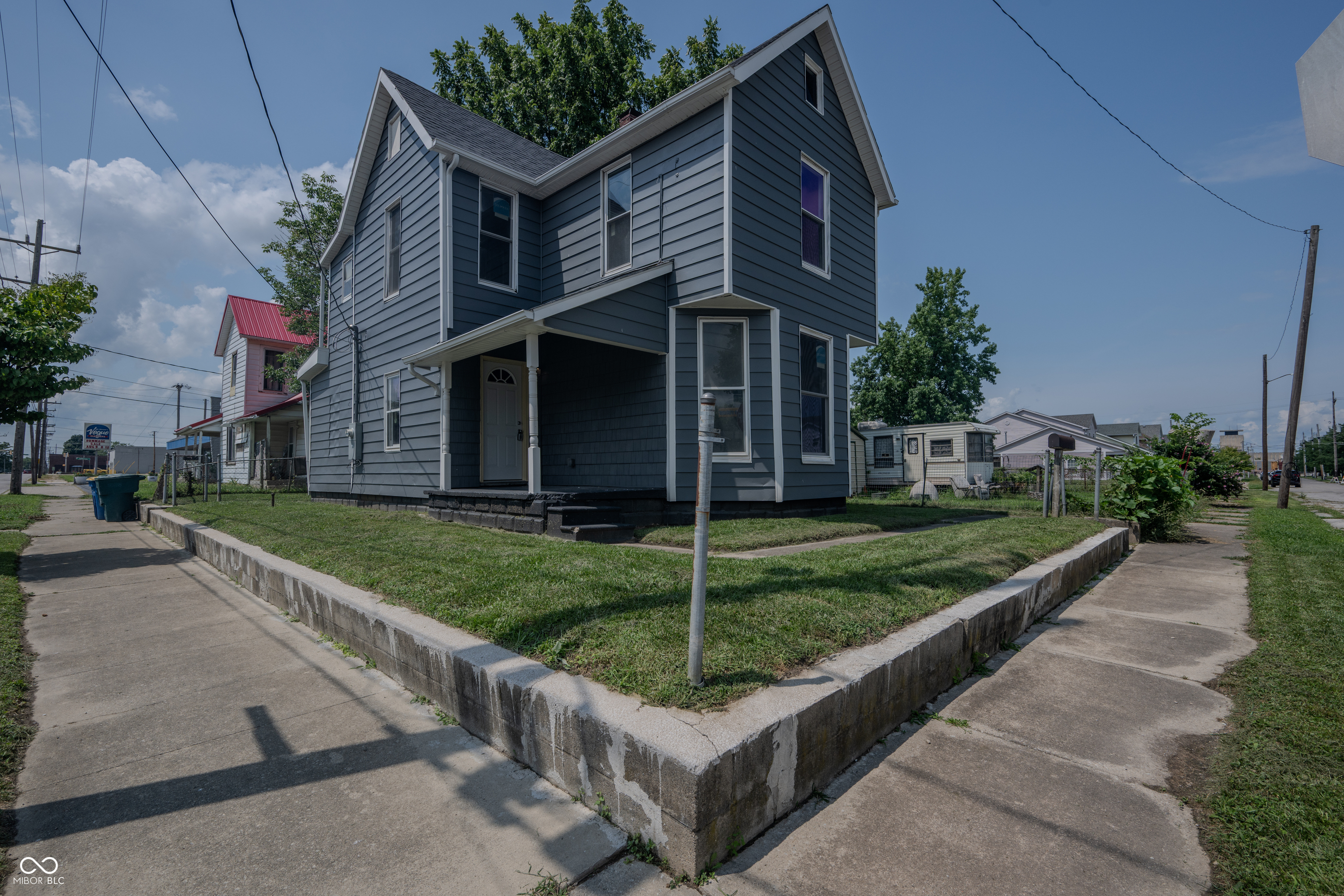 1011 S ELM
