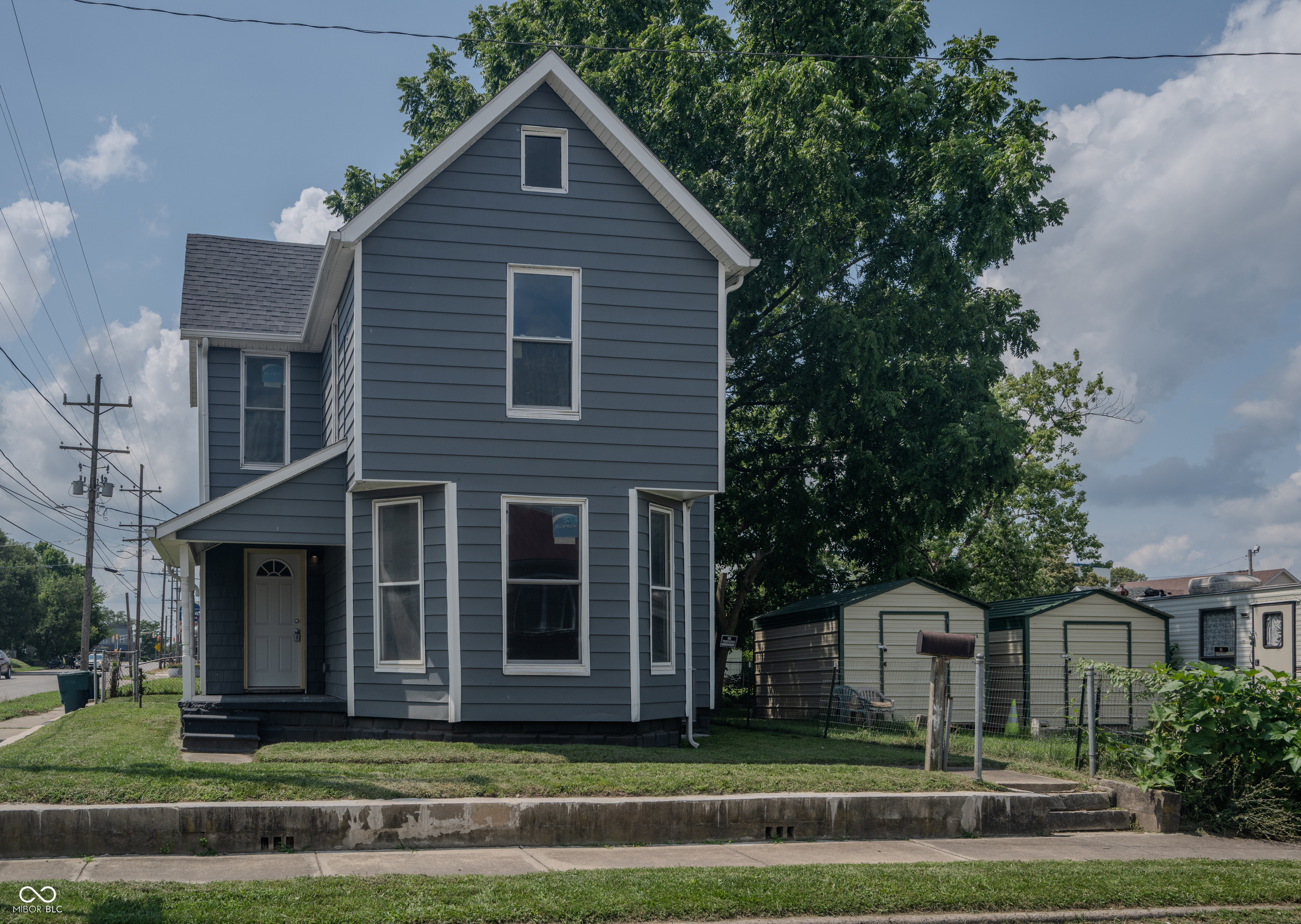 1011 S ELM