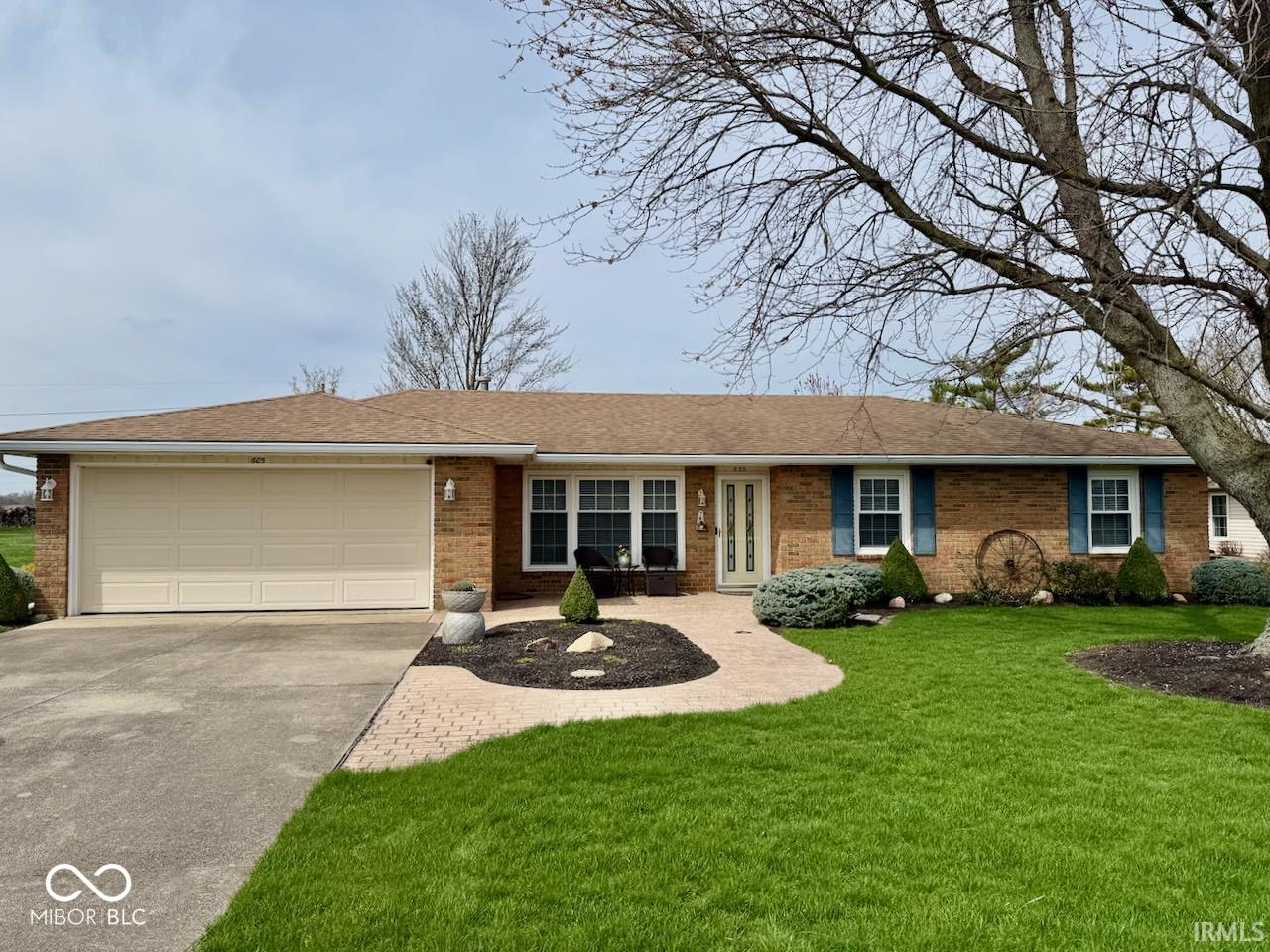 605 N County Road 800 E
