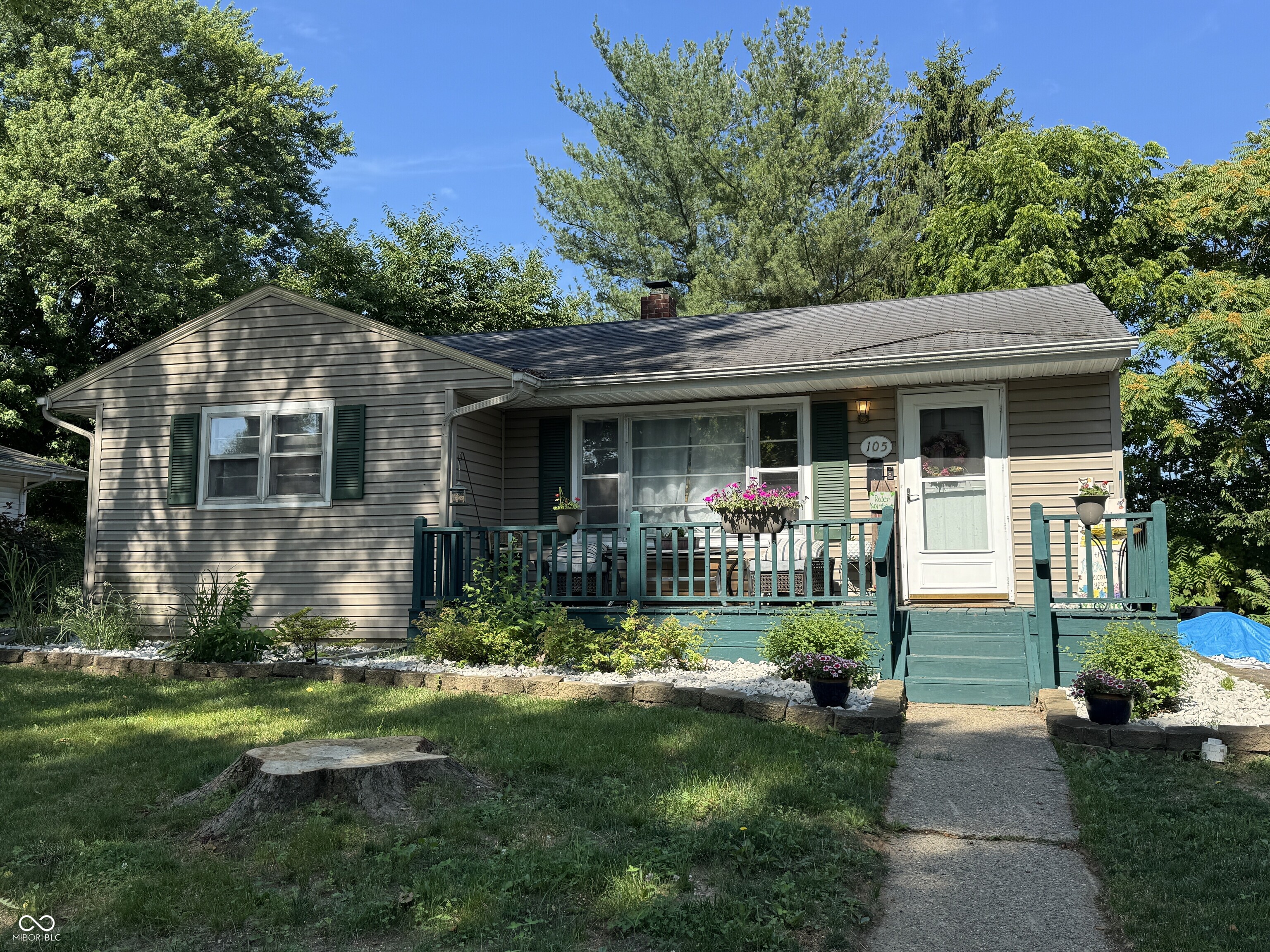 105 Sherry Lane