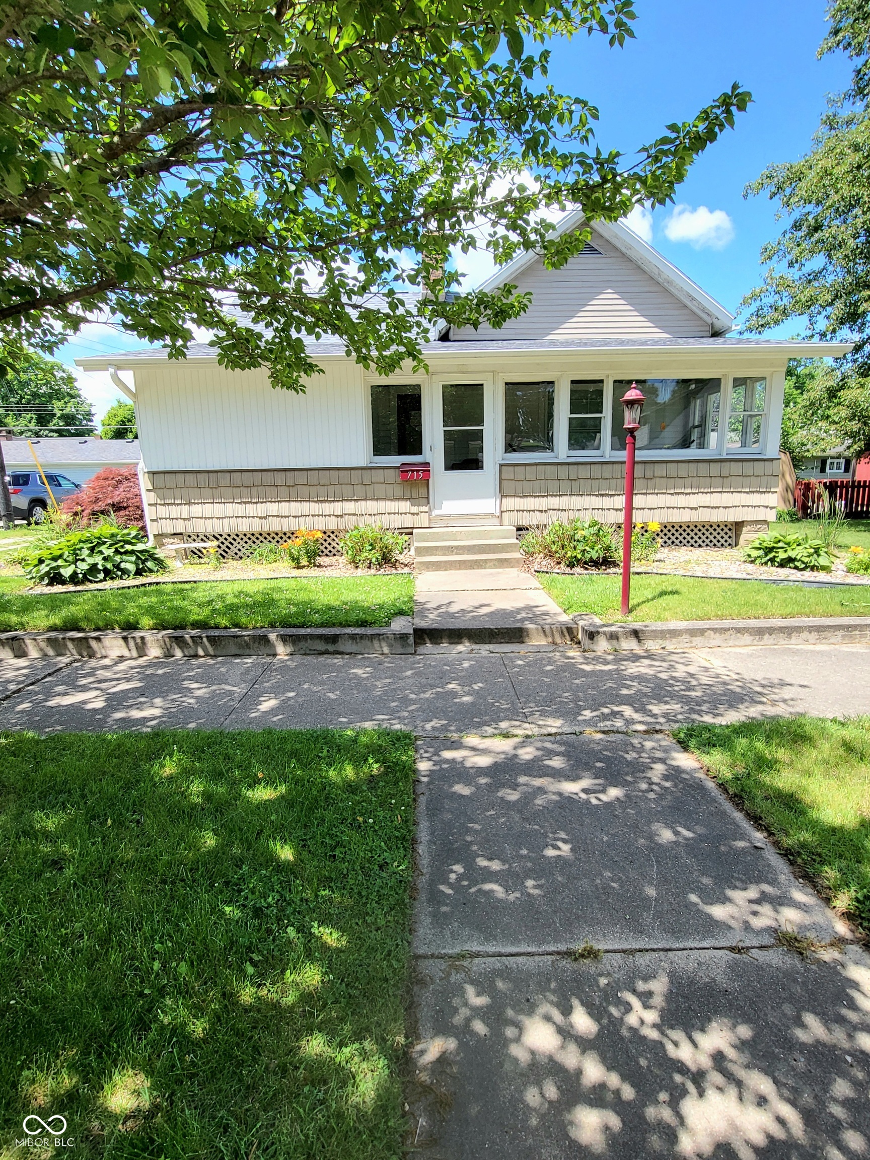 715 5th Street