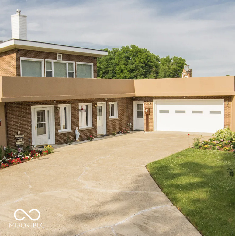 1391 S River Road