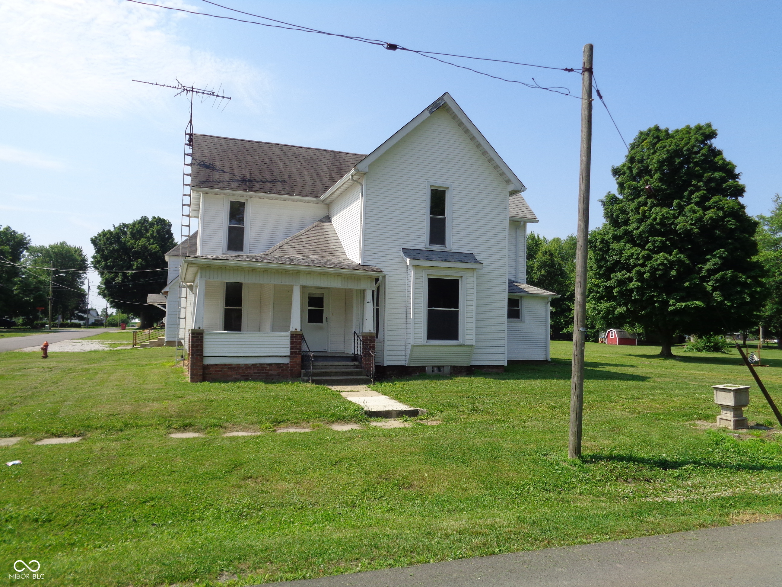 25 College Street
