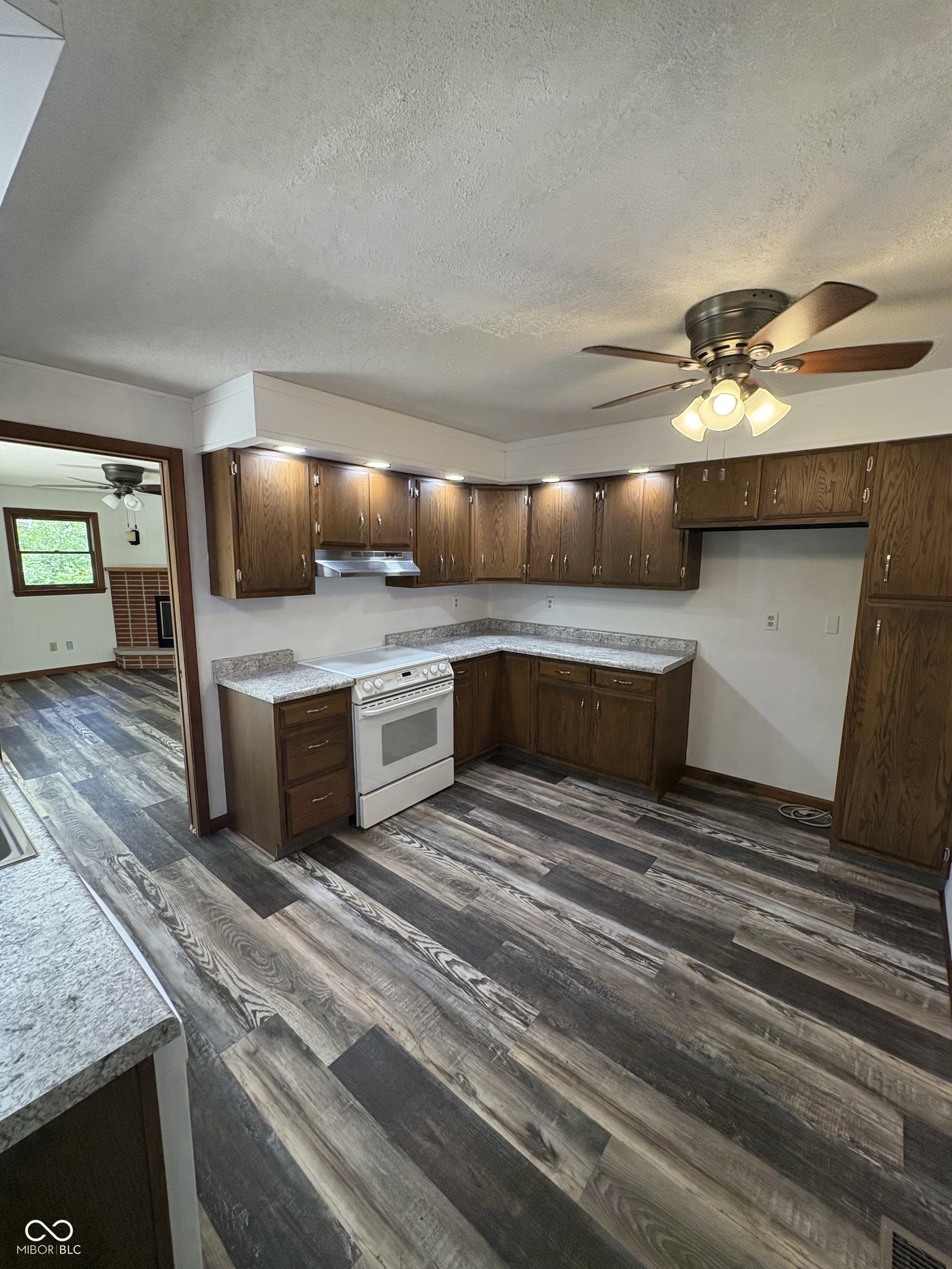 8168 Fairfield Causeway Road
