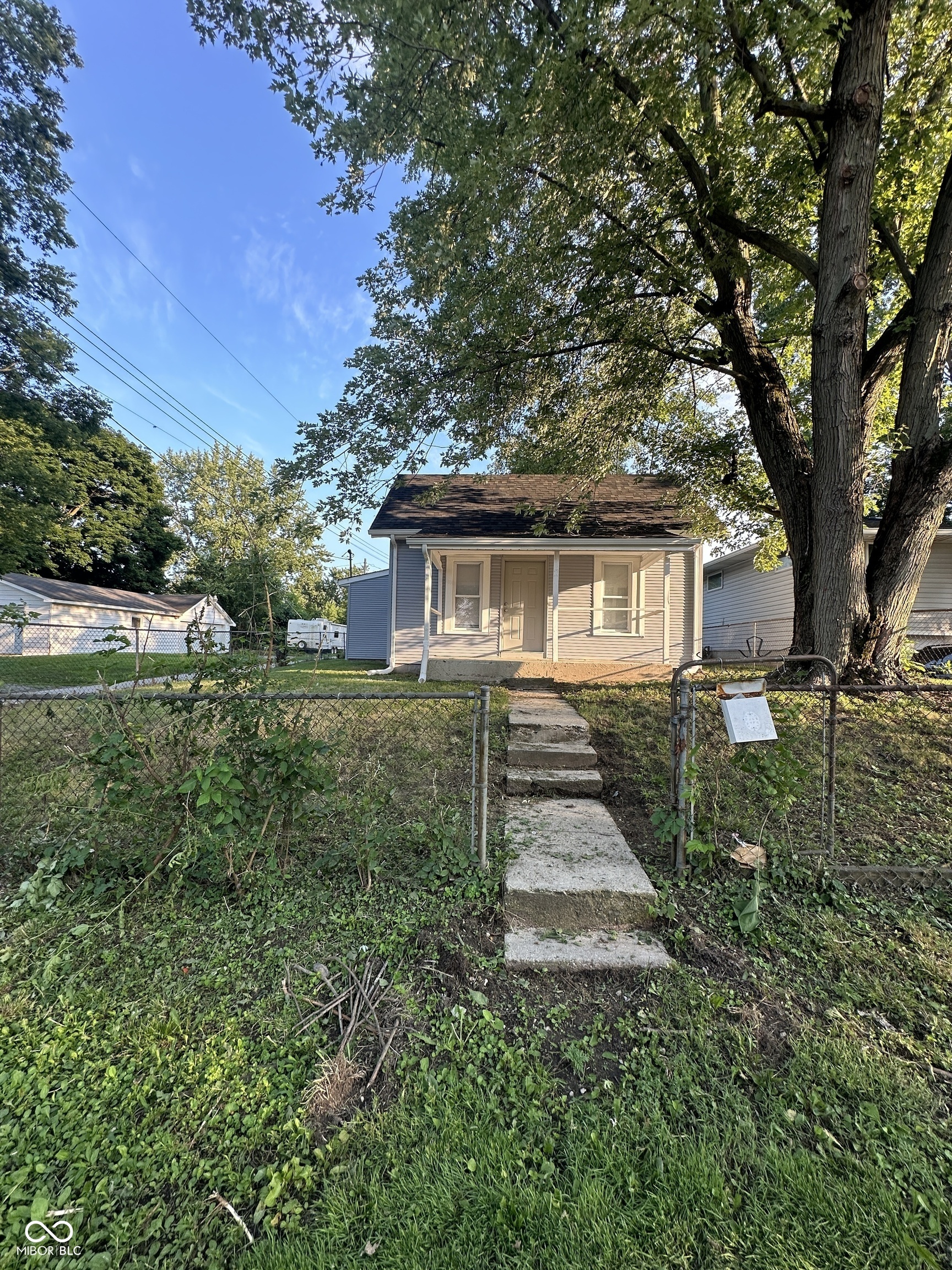1122 E 27th Street