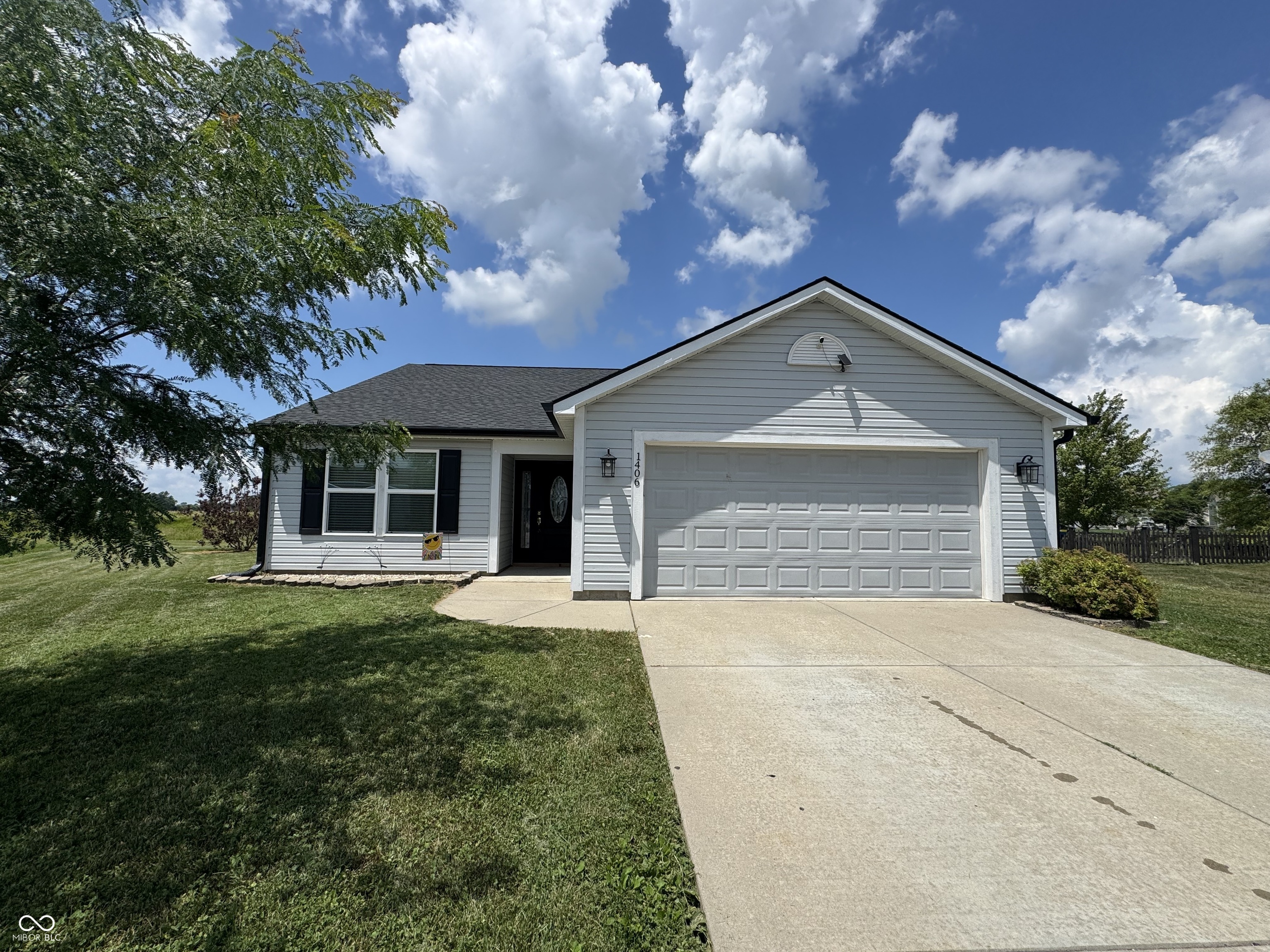 1406 Bigleaf Circle