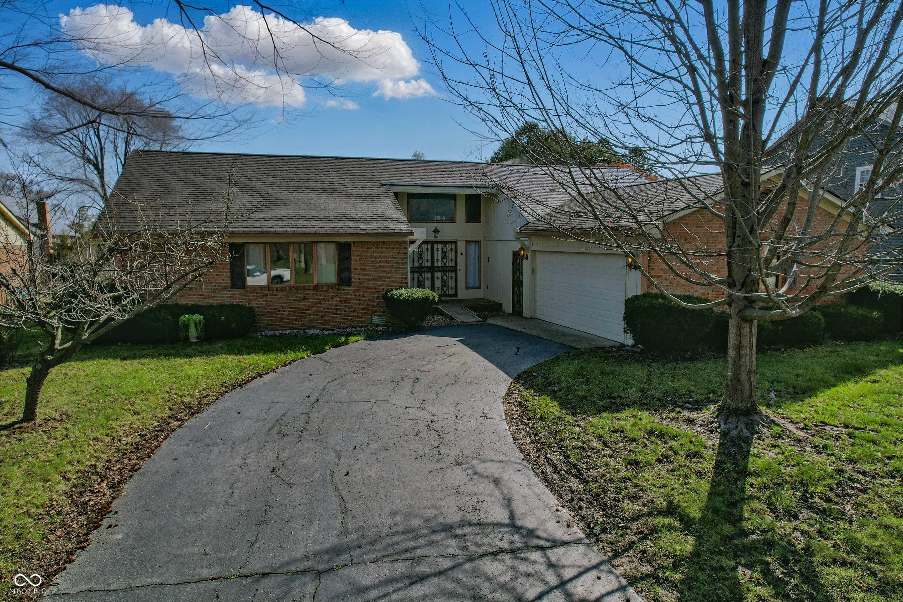 6140 Buttonwood Drive
