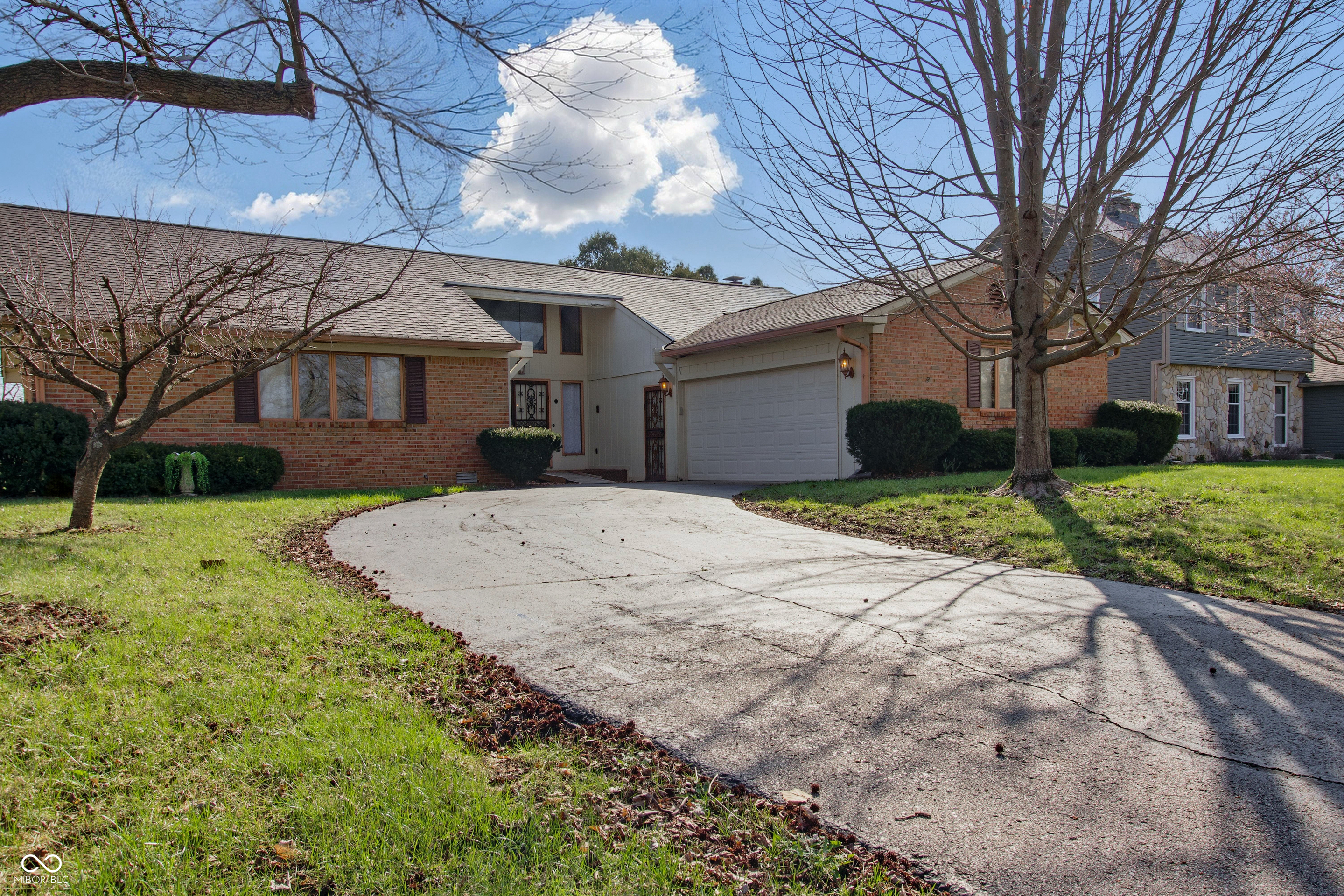 6140 Buttonwood Drive