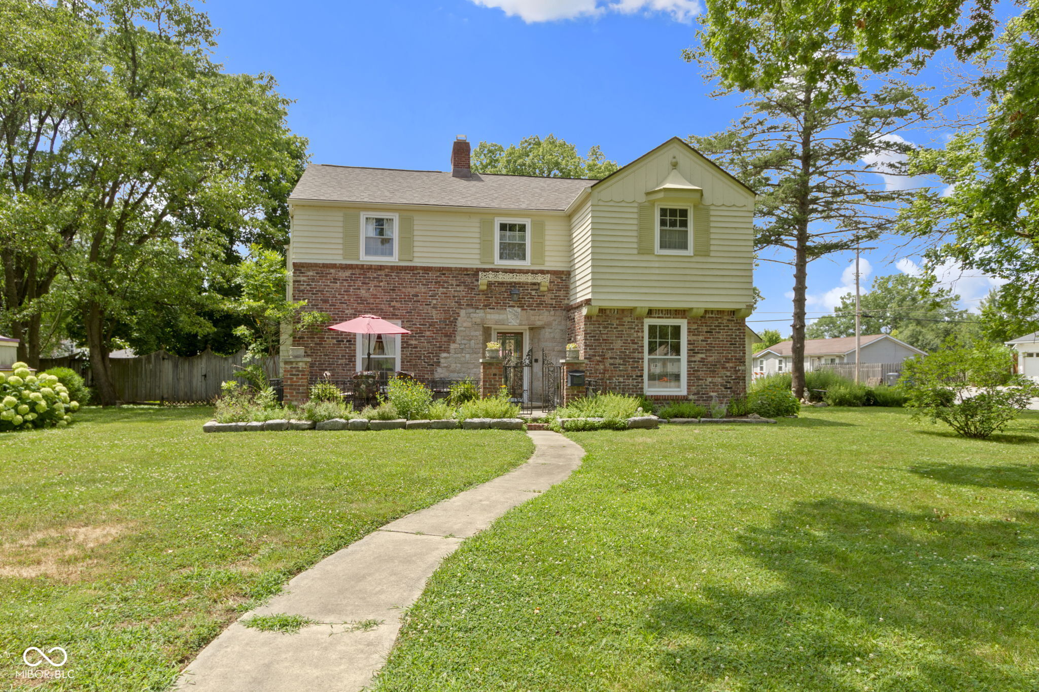 595 N 10th Street