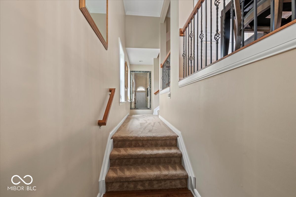 681 Greenford N Trail