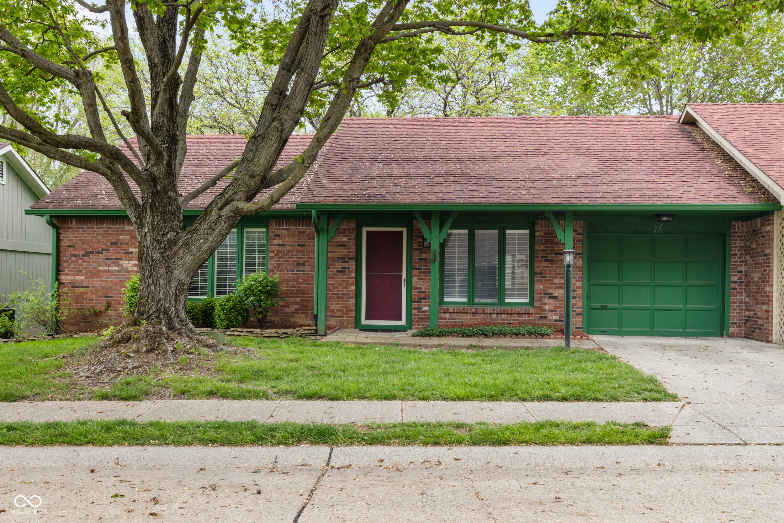 11 Woodacre Drive