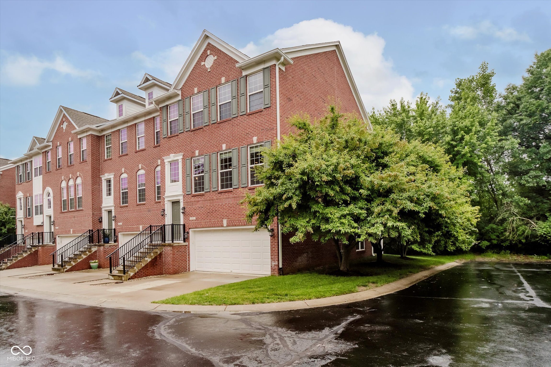 755 Ivy Lane