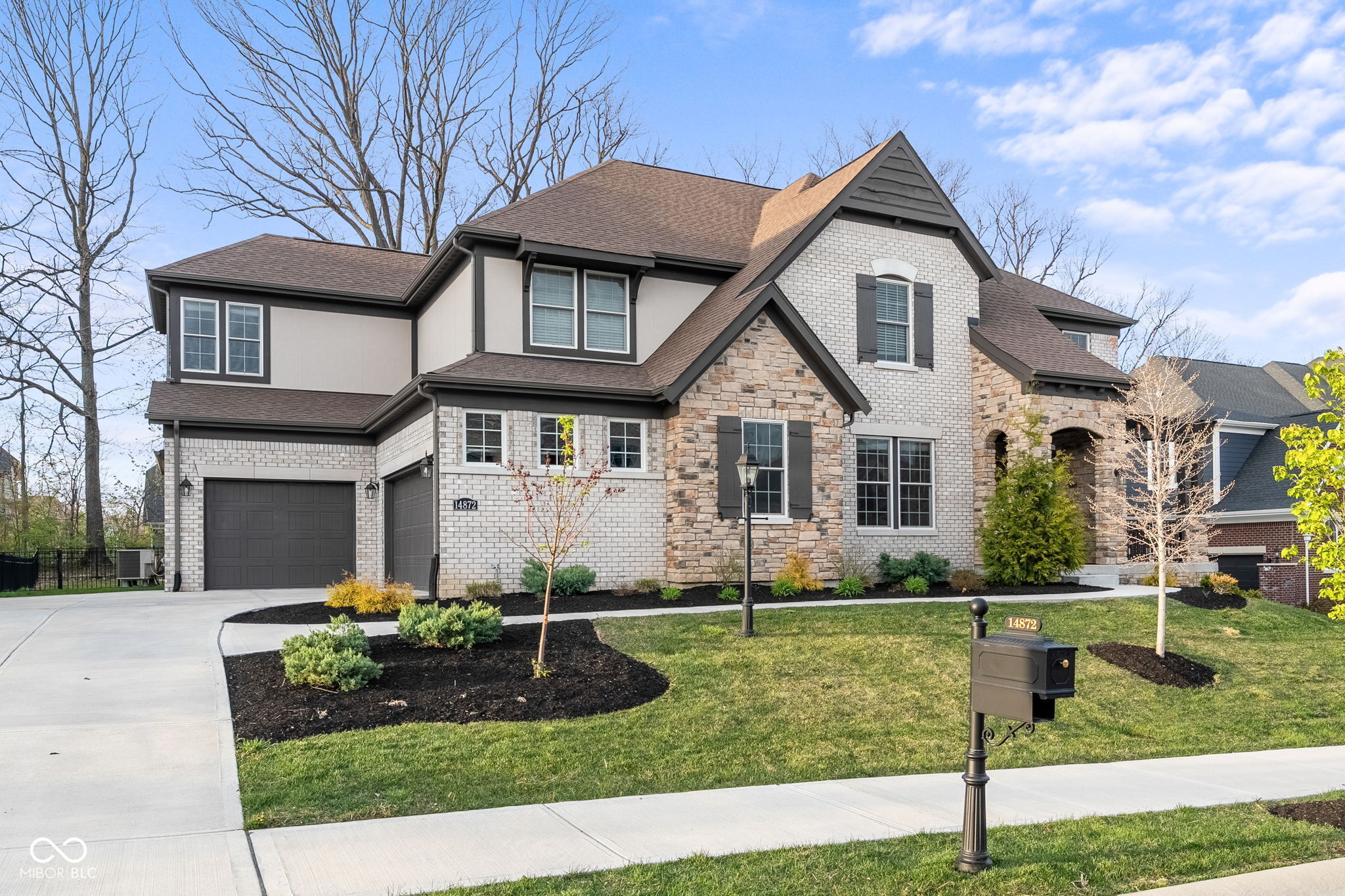 14872 Autumn View Way