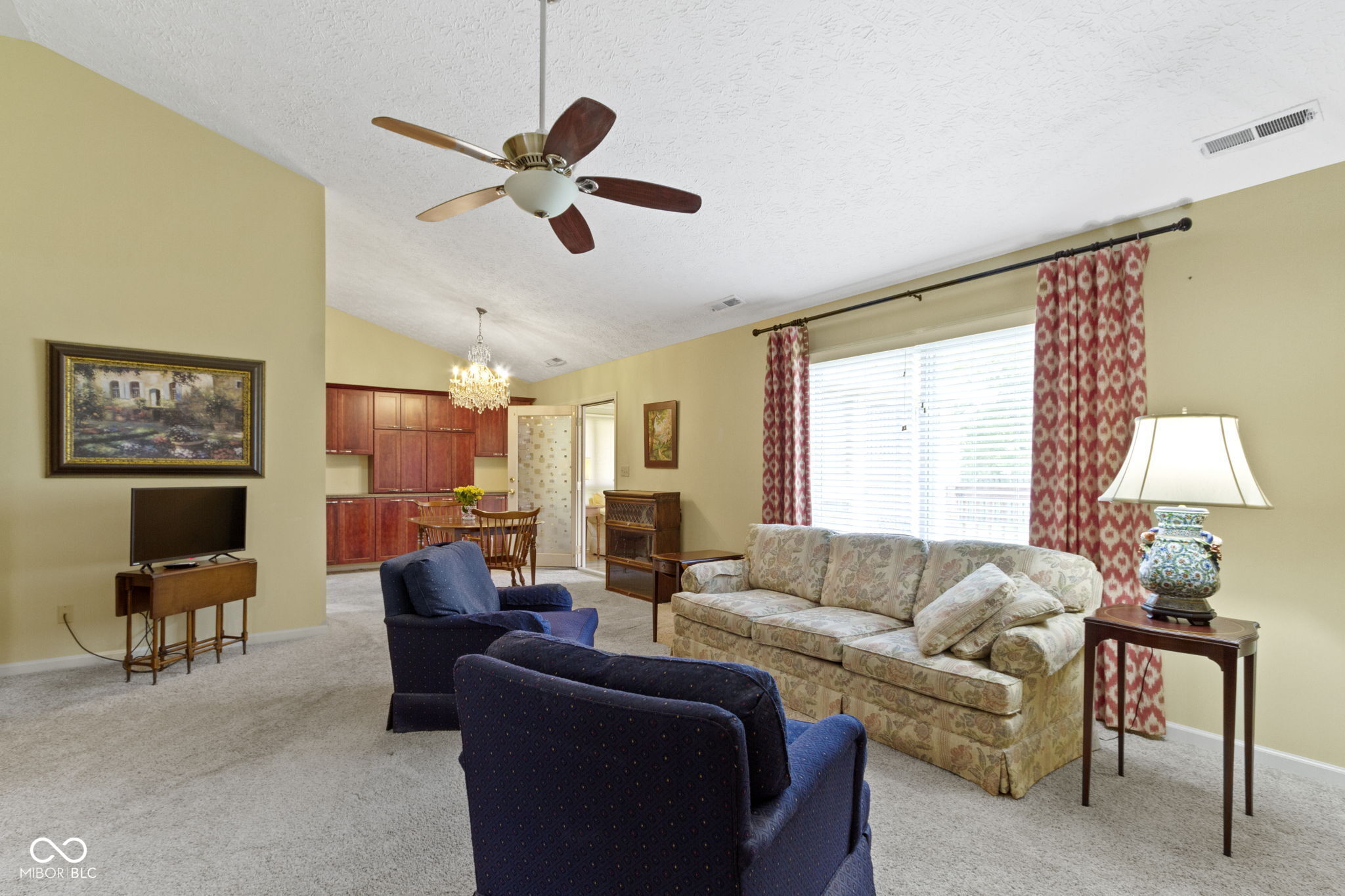 786 Woodview North Drive