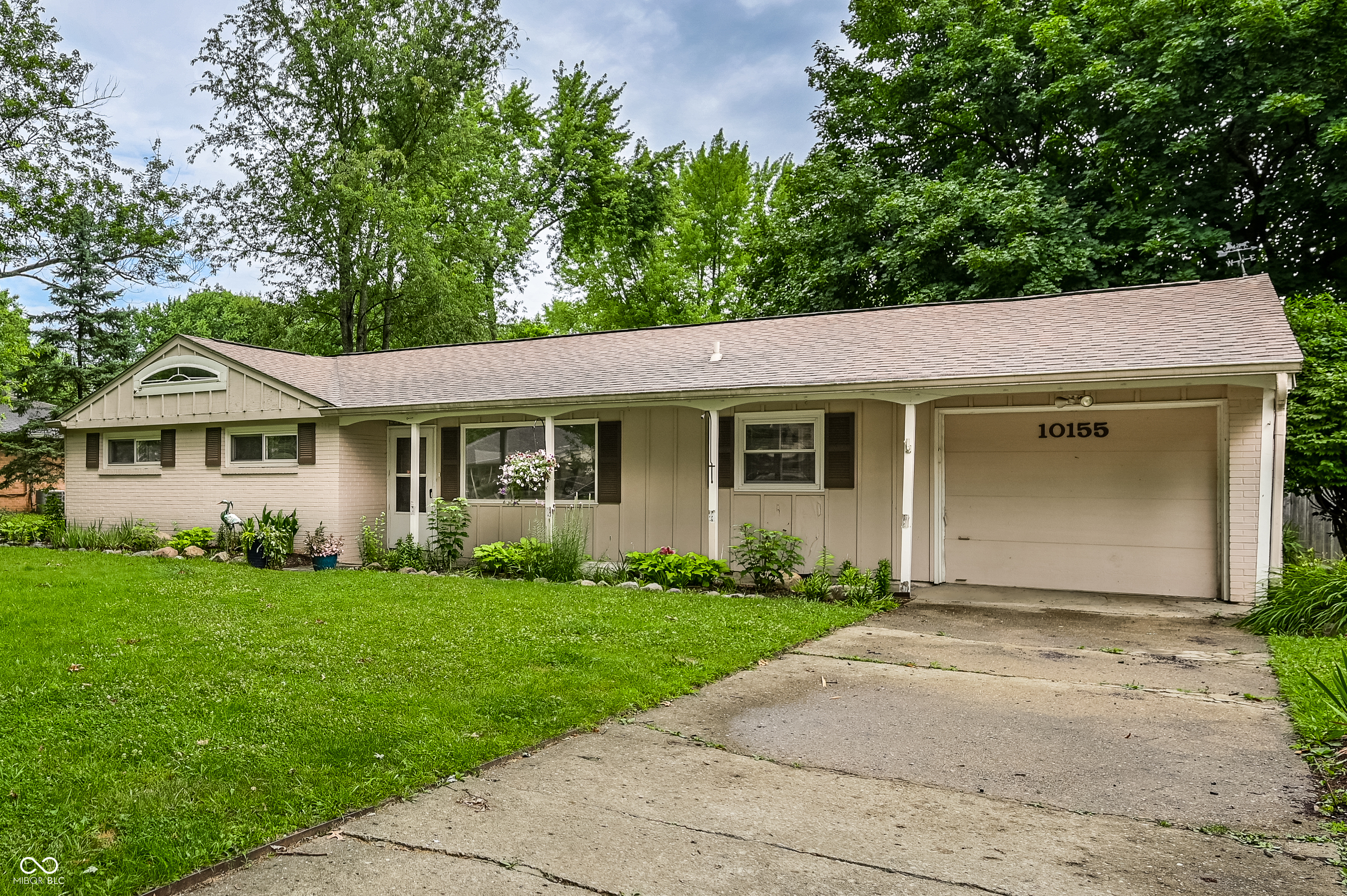 10155 Orchard Park W Drive