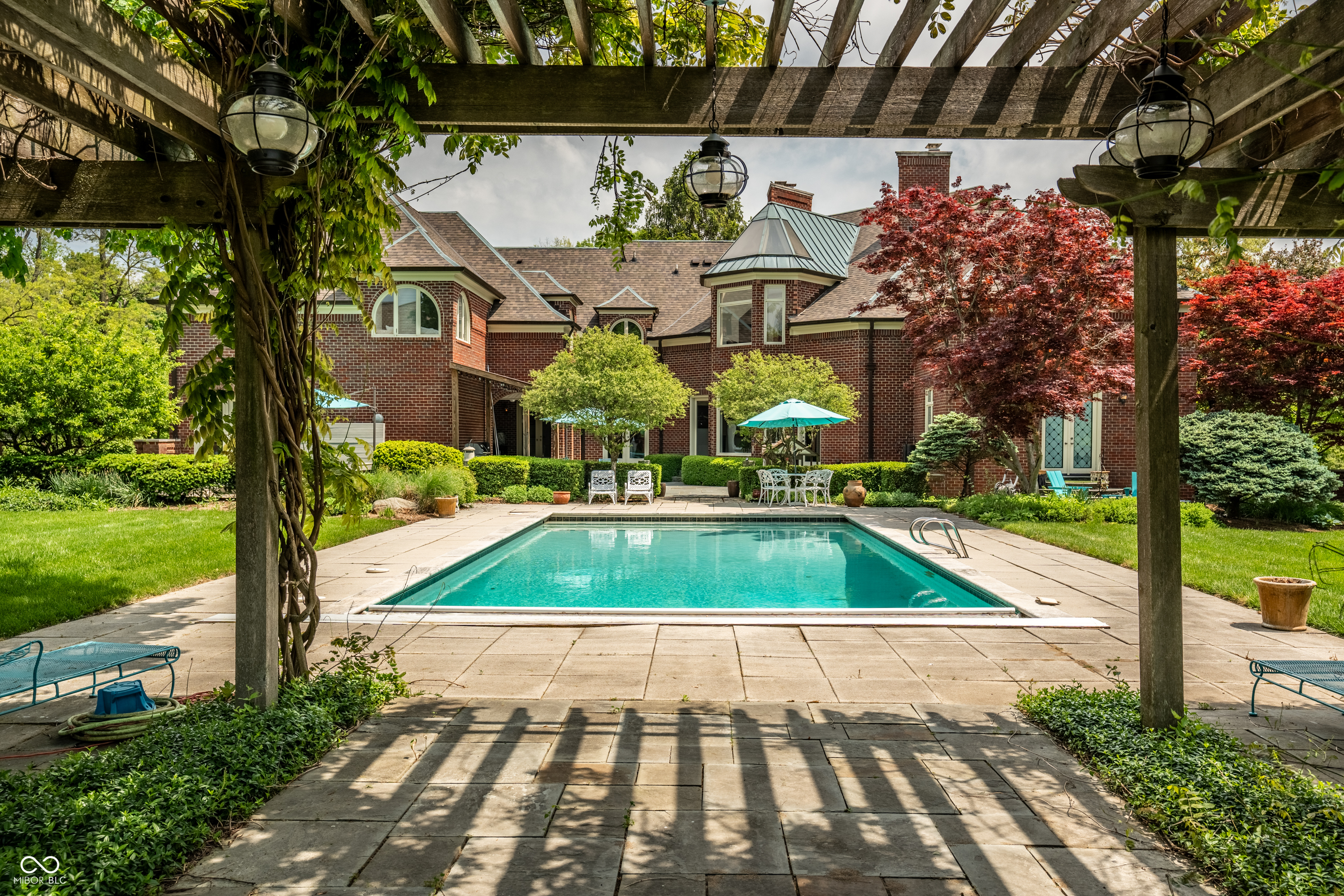 290 Breakwater Drive
