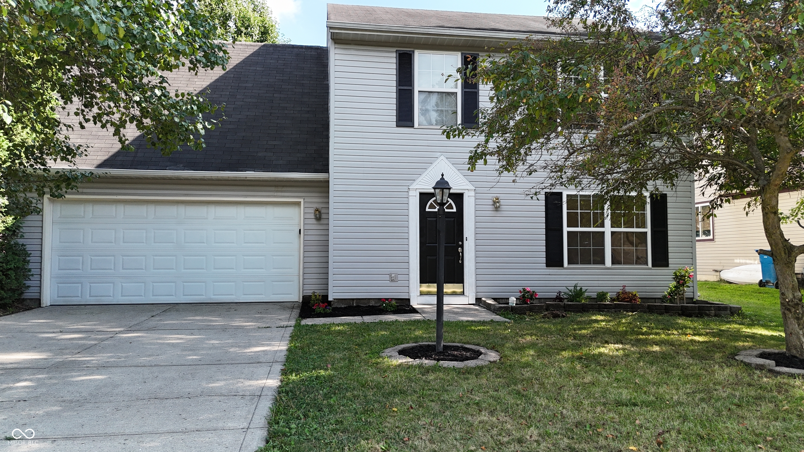 8913 Glass Chimney Lane
